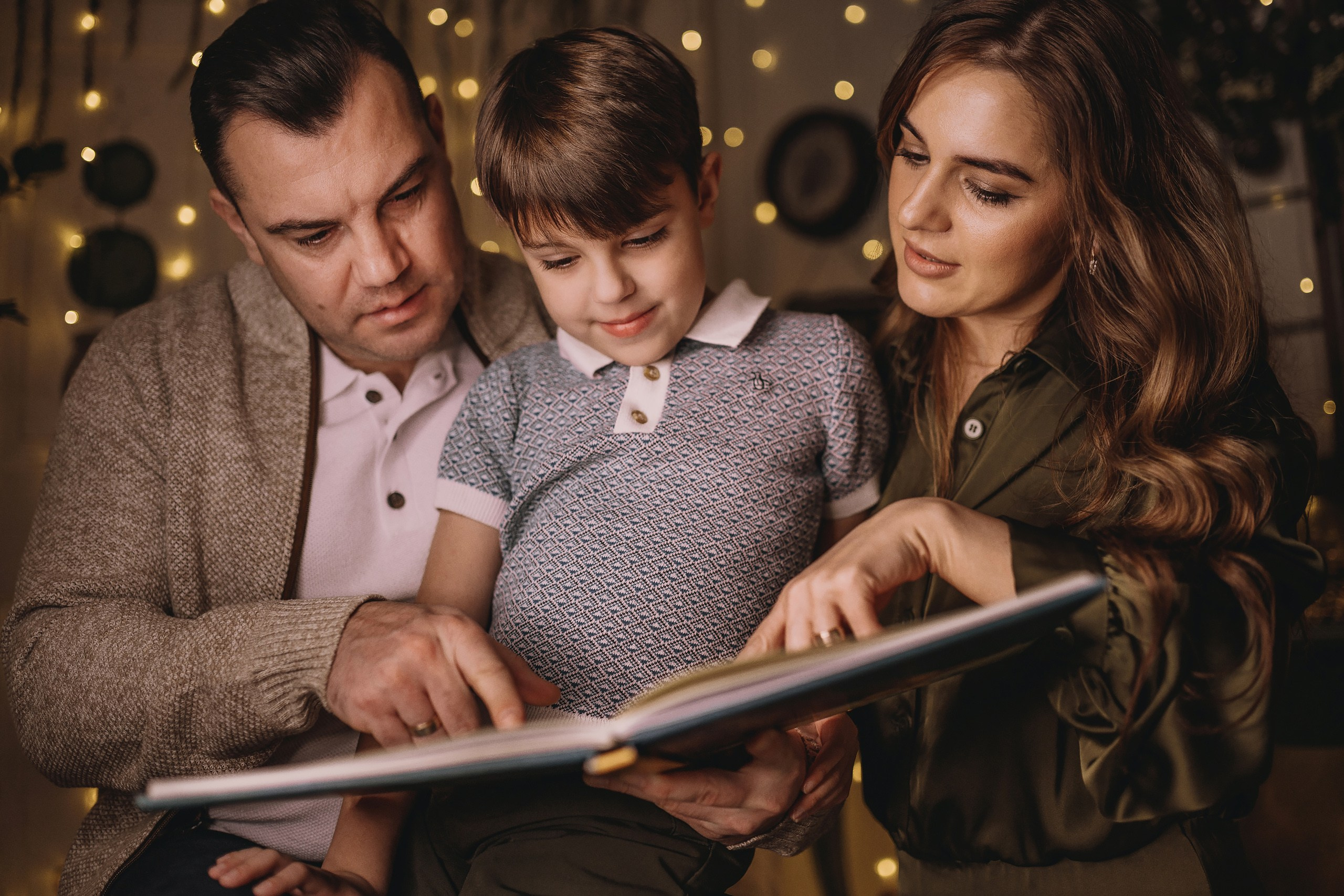 11.28.2025 Christmas Photoshoot. Wedding family event photographer in Chicago Nick Yushevich