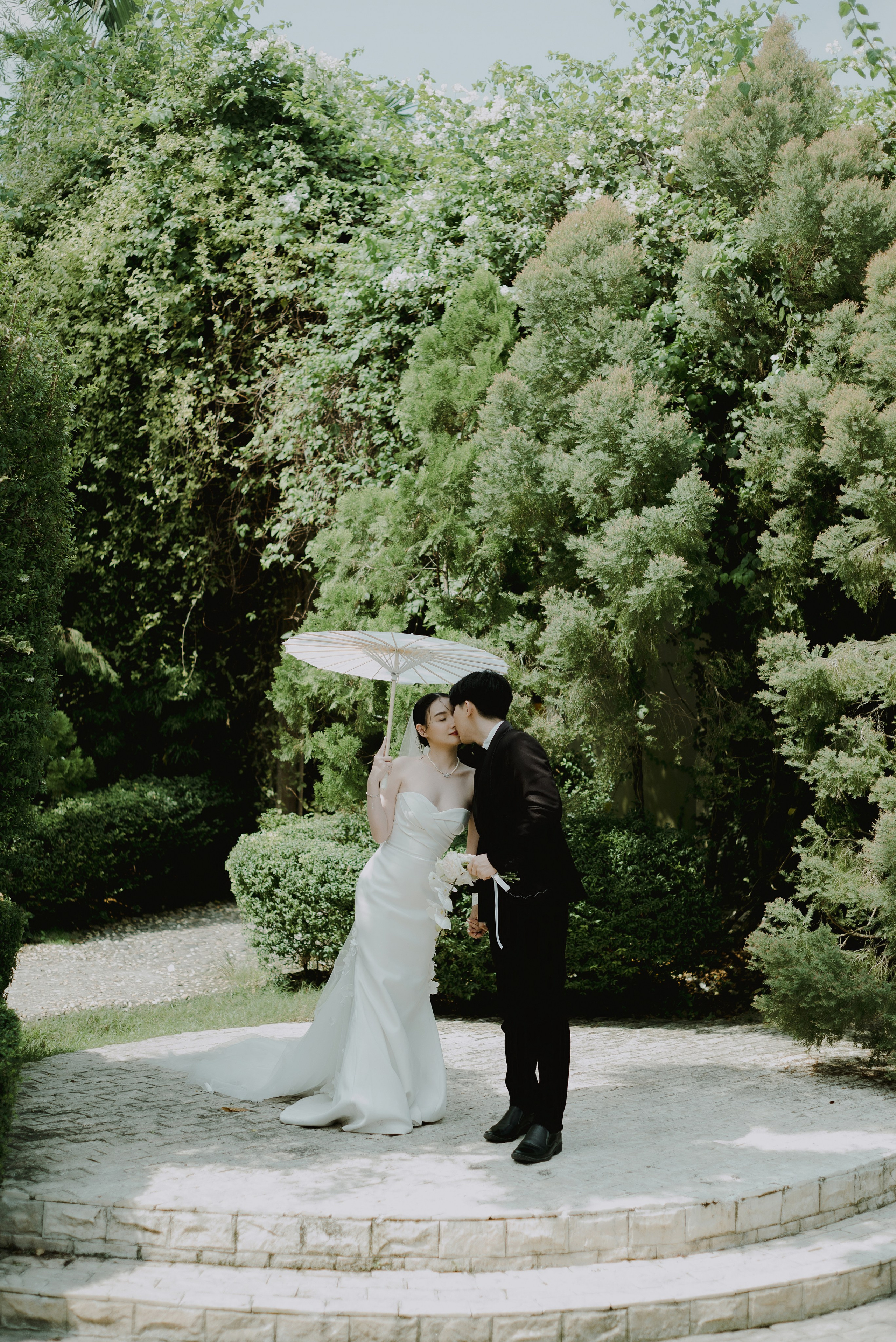 Khanh + Nguyen. BenColor Studio