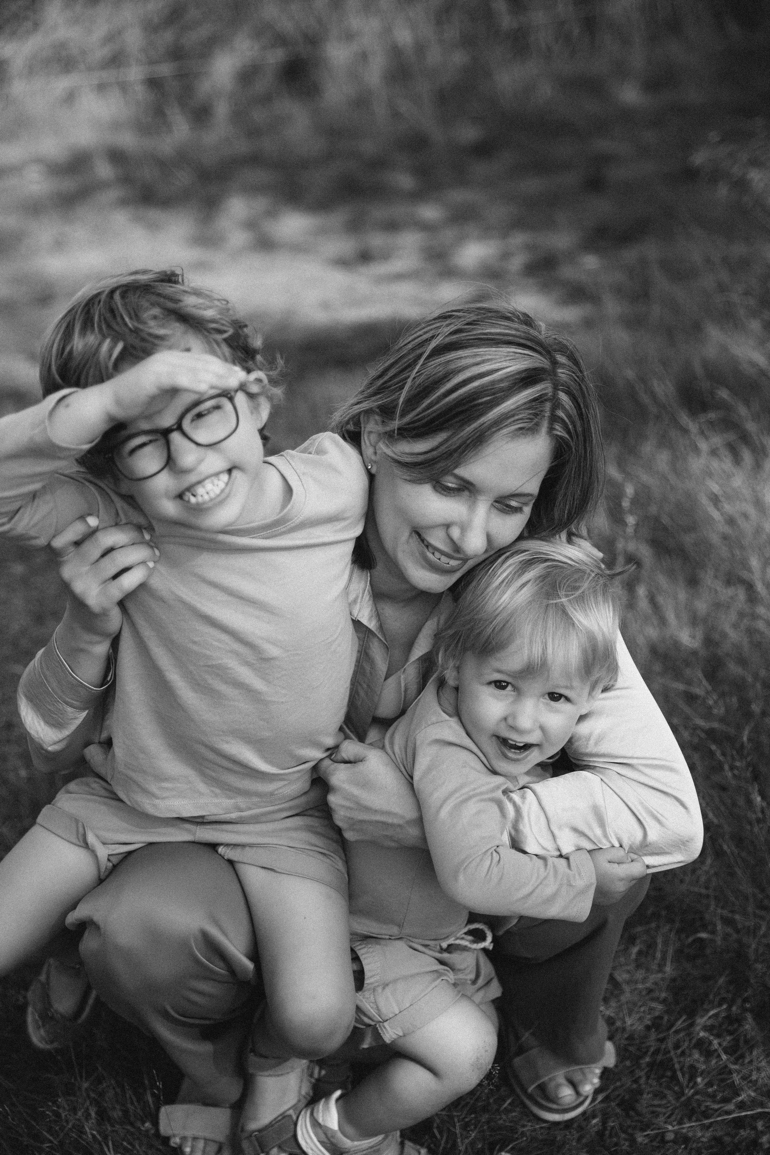 Семья из четырех, фотосессия в лесу. True self