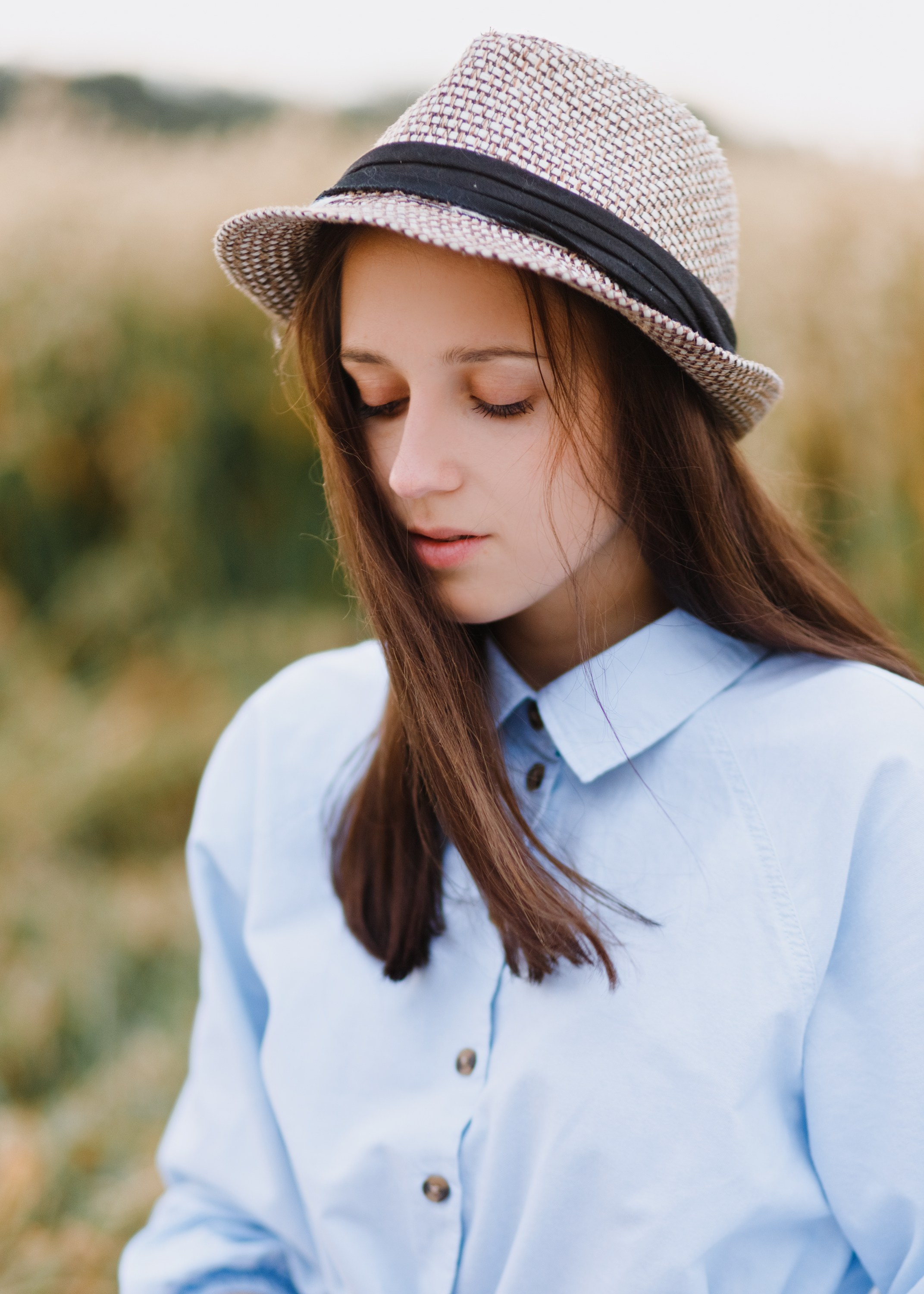 Katya | tenderness in the field. Kaja | fotograf psów we Wrocławiu
