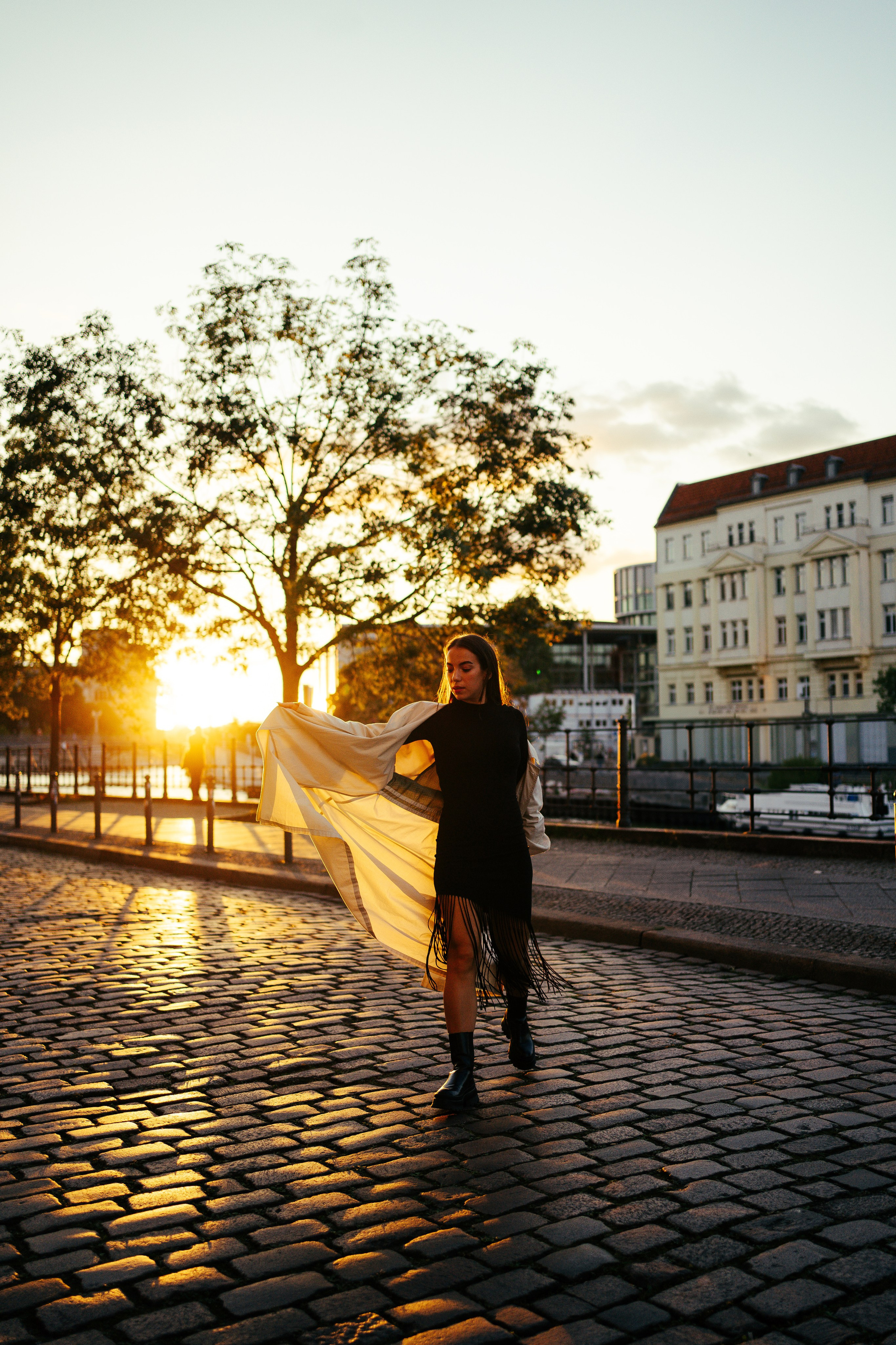 Lyuda & Trains. Professional Photographer in Berlin — Portraits, Love Story, Events, F