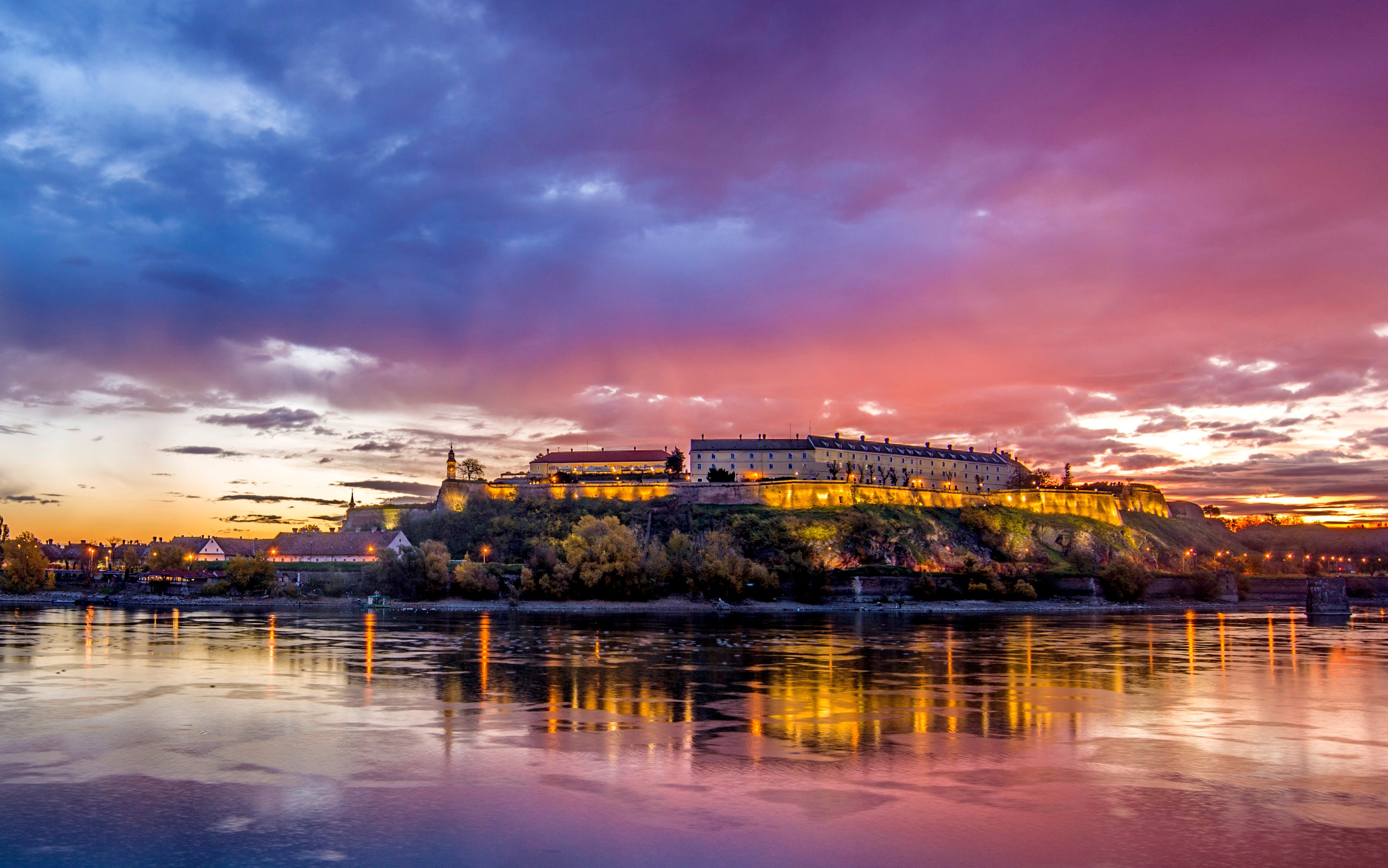 Novi Sad, tri prazna mesta pa svi ostali gradovi.❤️. Aleksandar Milutinović fotograf iz Srbije, Novog Sada