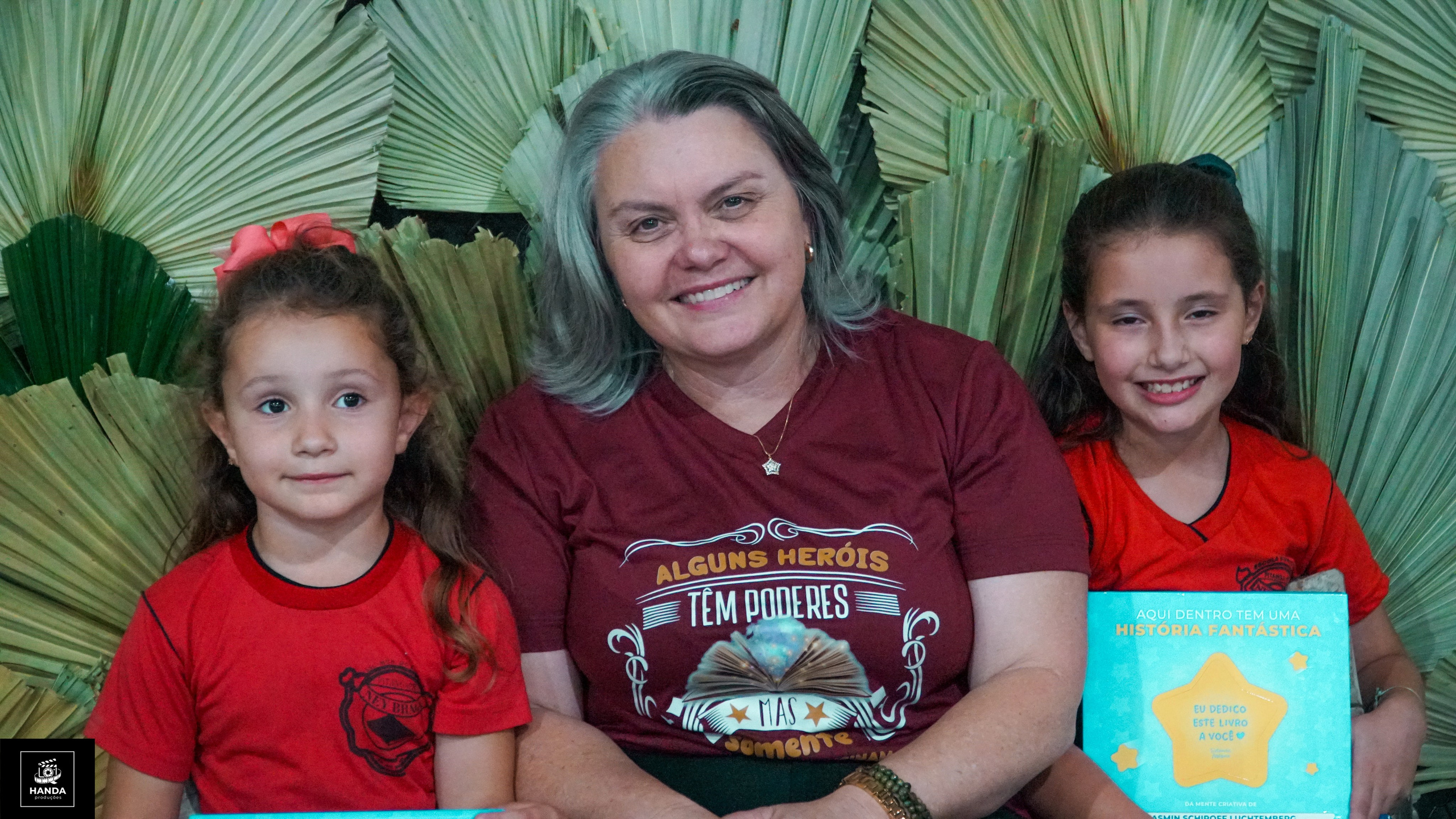 Noite autógrafos colégio Aurélio Buarque de Holanda. Handa Produções