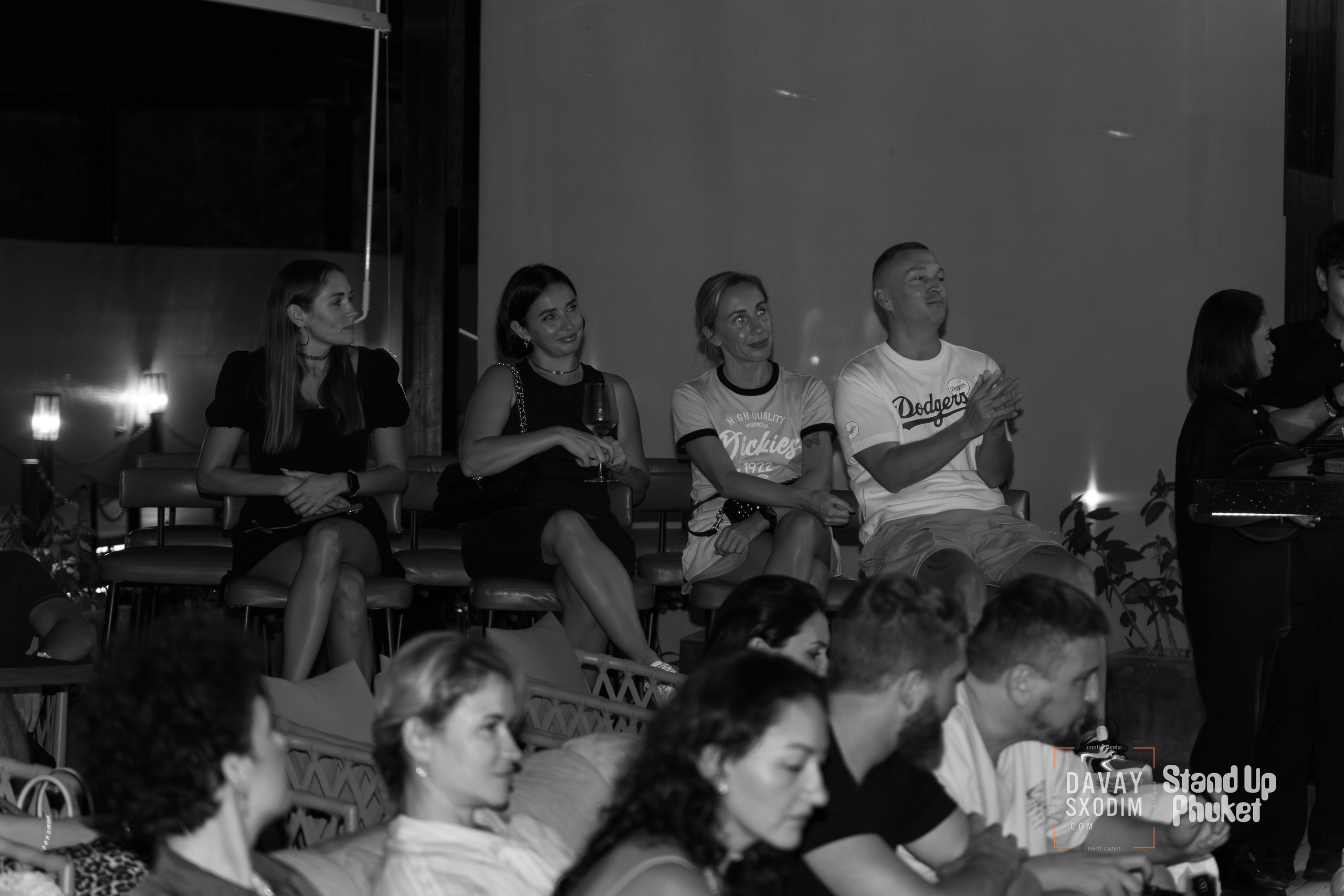 Standup Влада Лапина | Фоторепортаж | Афиша | DAVAYSXODIM.com PHUKET. АФИША|ФОТОРЕПОРТАЖИ|ИВЕНТЫ|ПХУКЕТ