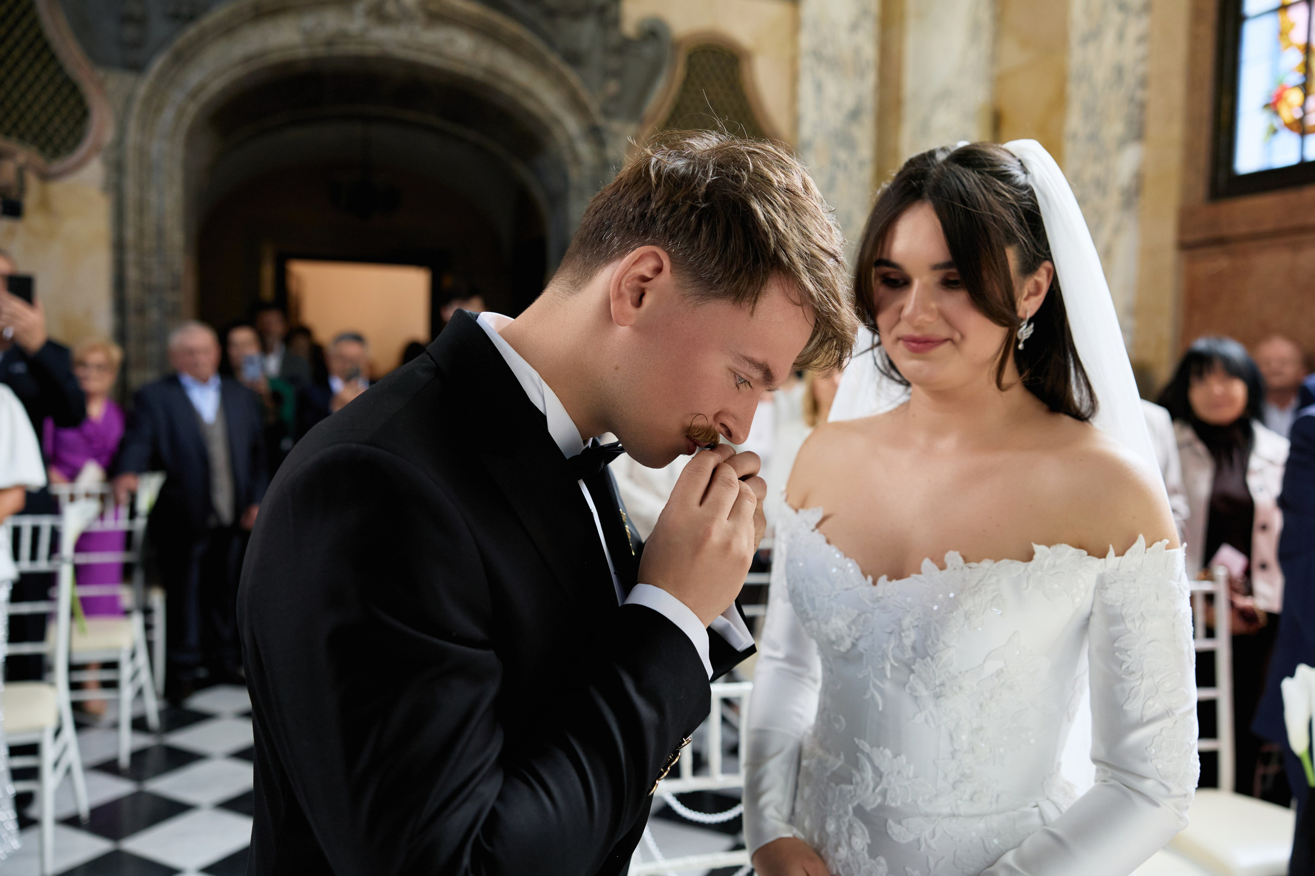 Wiktoria & Kacper. Pałac Goetz. Fotograf ślubny i rodzinny w Krakowie Yana Klymova
