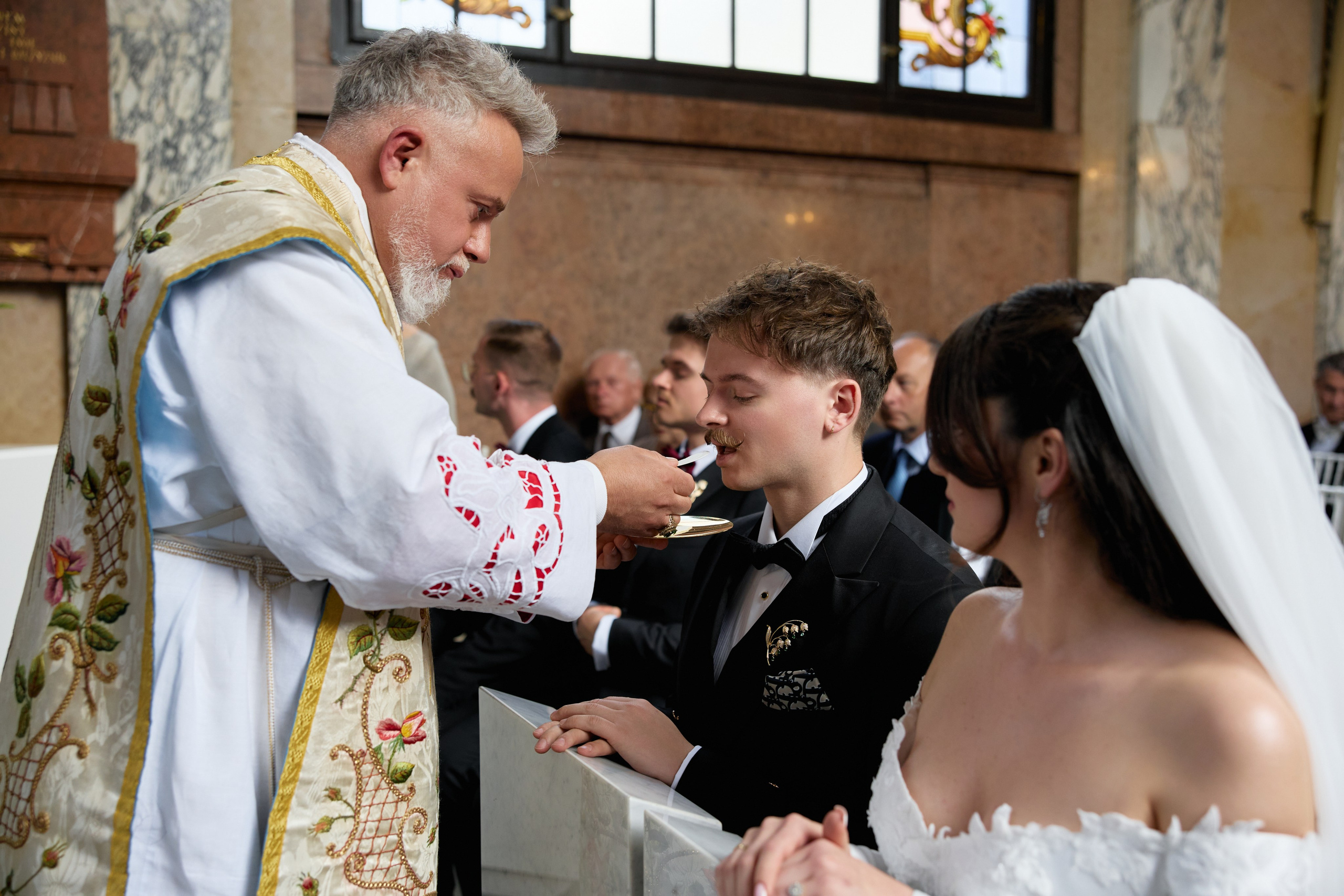 Wiktoria & Kacper. Pałac Goetz. Fotograf ślubny i rodzinny w Krakowie Yana Klymova