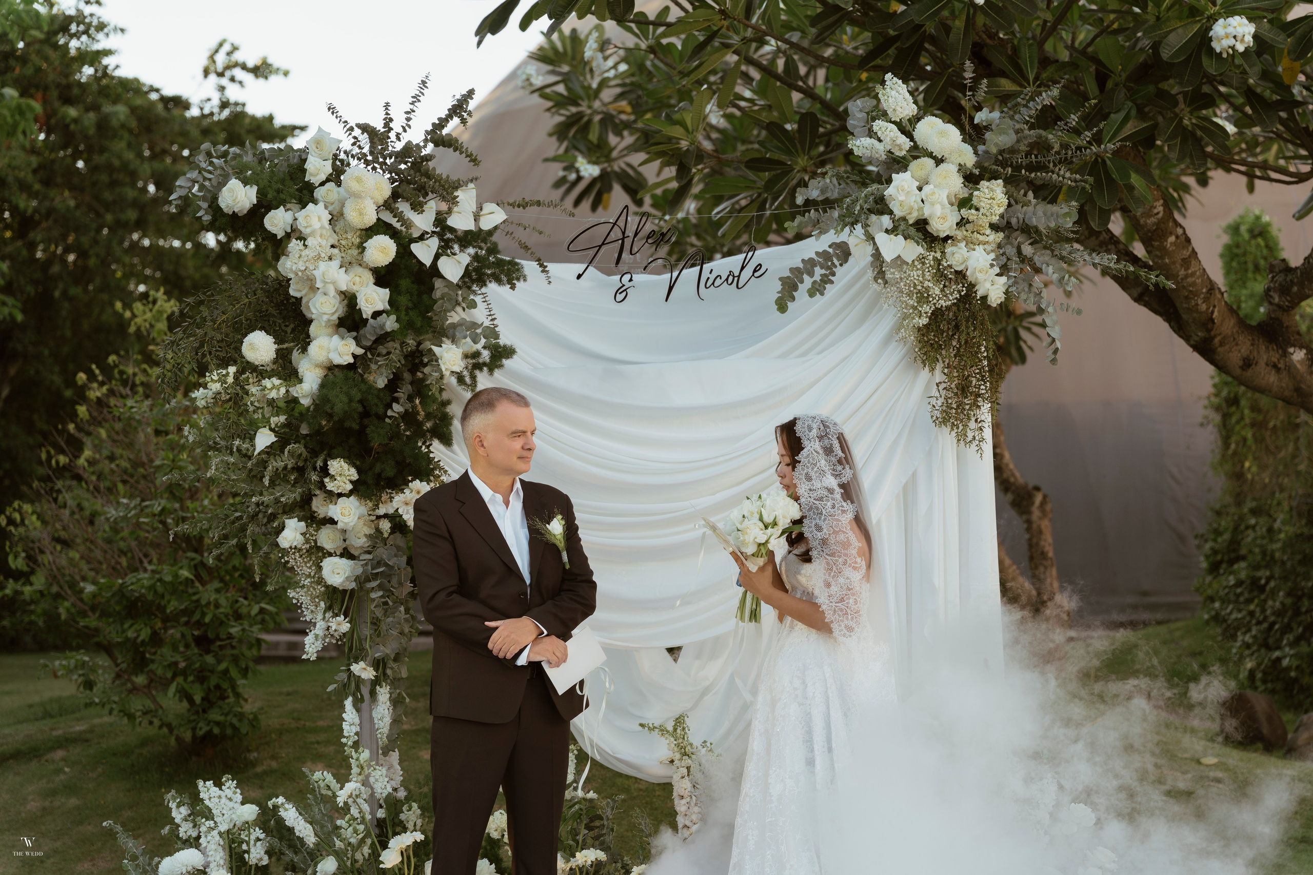 ALEX & NICOLE. WEDDING PHOTOGRAPHER IN VIETNAM