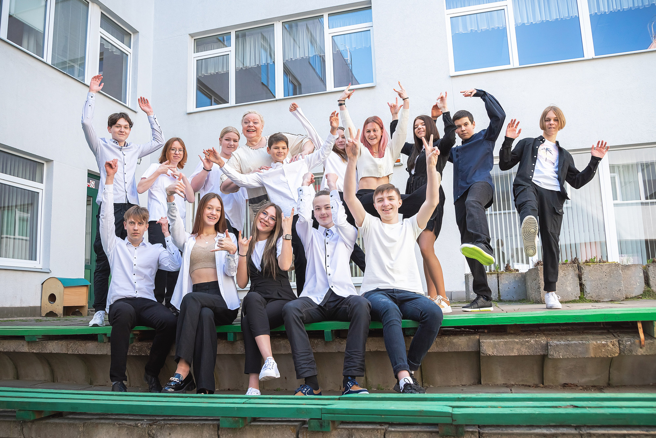 95. Vidusskola, 9 Klase. Fotogrāfs Rīgā. Gīmenes, individuālās un dažādu produktu fotosesijas