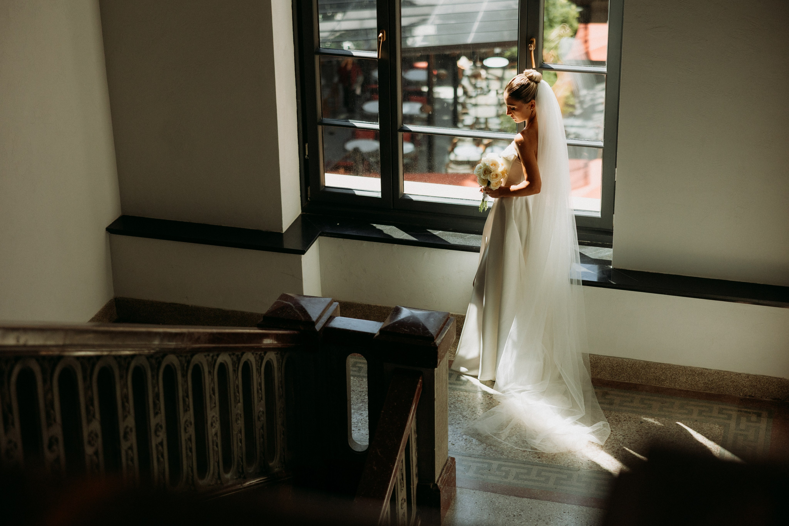 Wedding day with retro car. Wedding photographer in Tbilisi Ioseb Mamniashvili