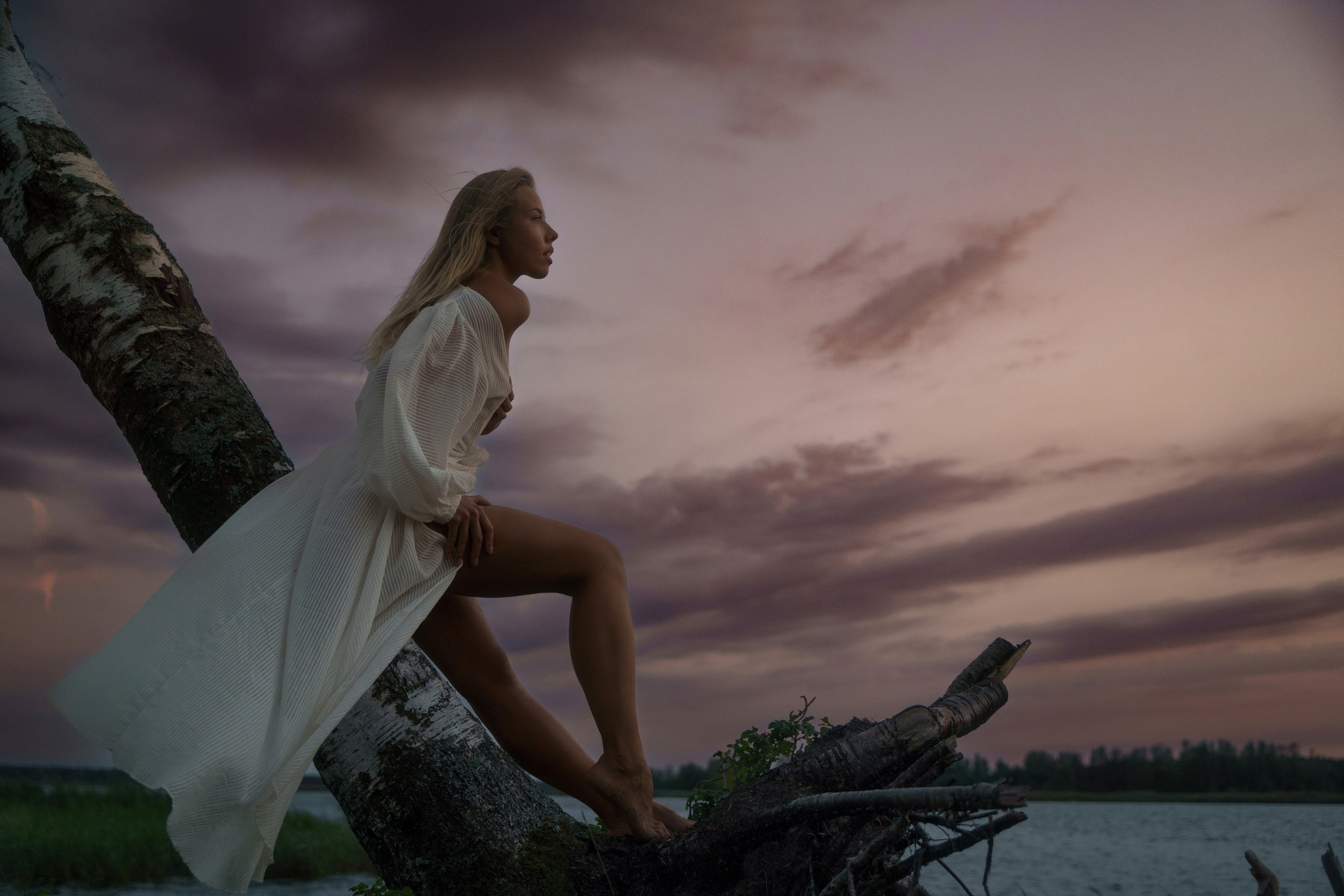 Storm, linen and milk