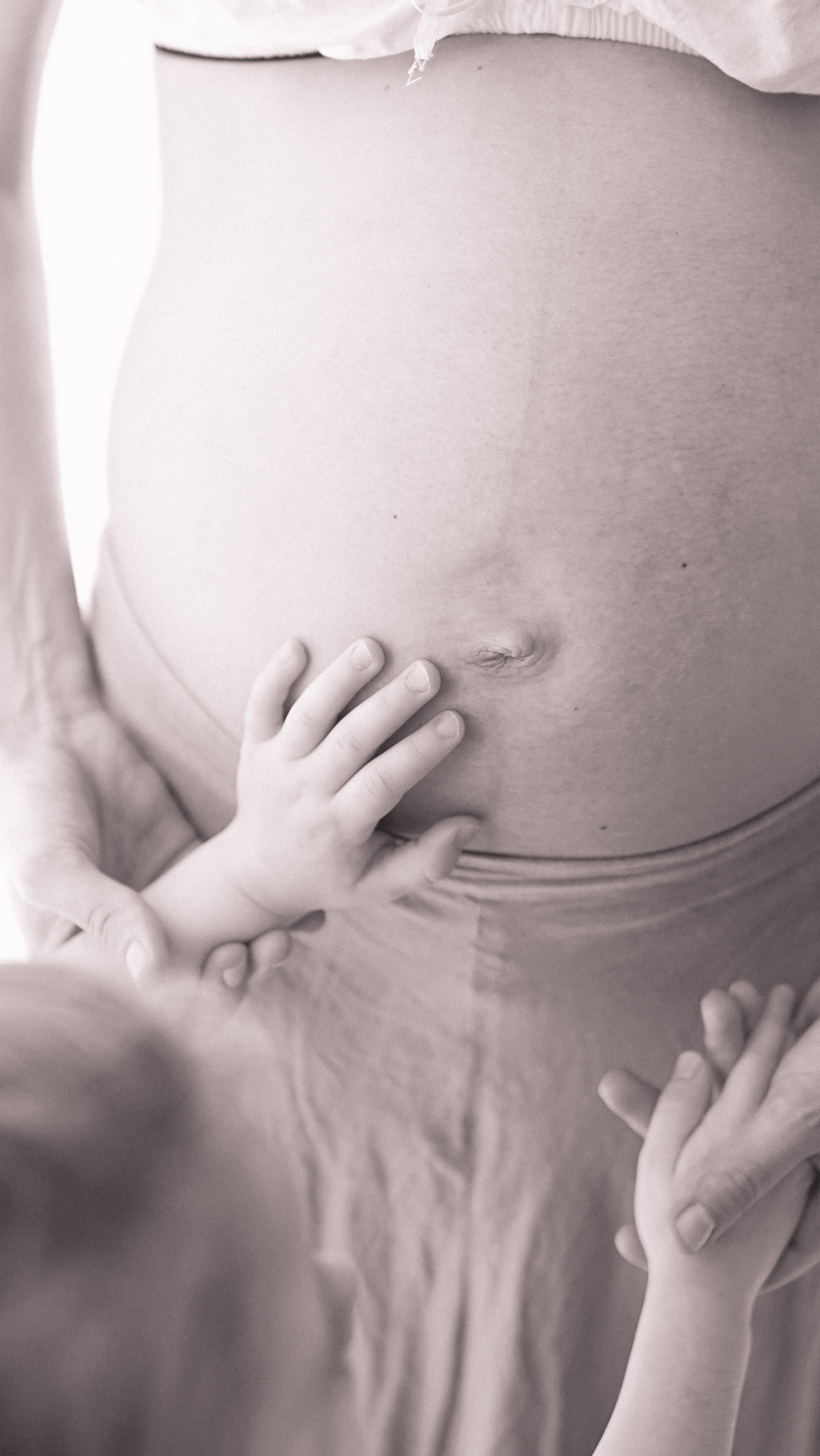 Mother Earth: Proiect de Fotografie Maternitate | Mădălina Beda. Madalina Beda- Artist vizual, fotograf, doula la nastere, consultant babywearing Brasov si in toata tara