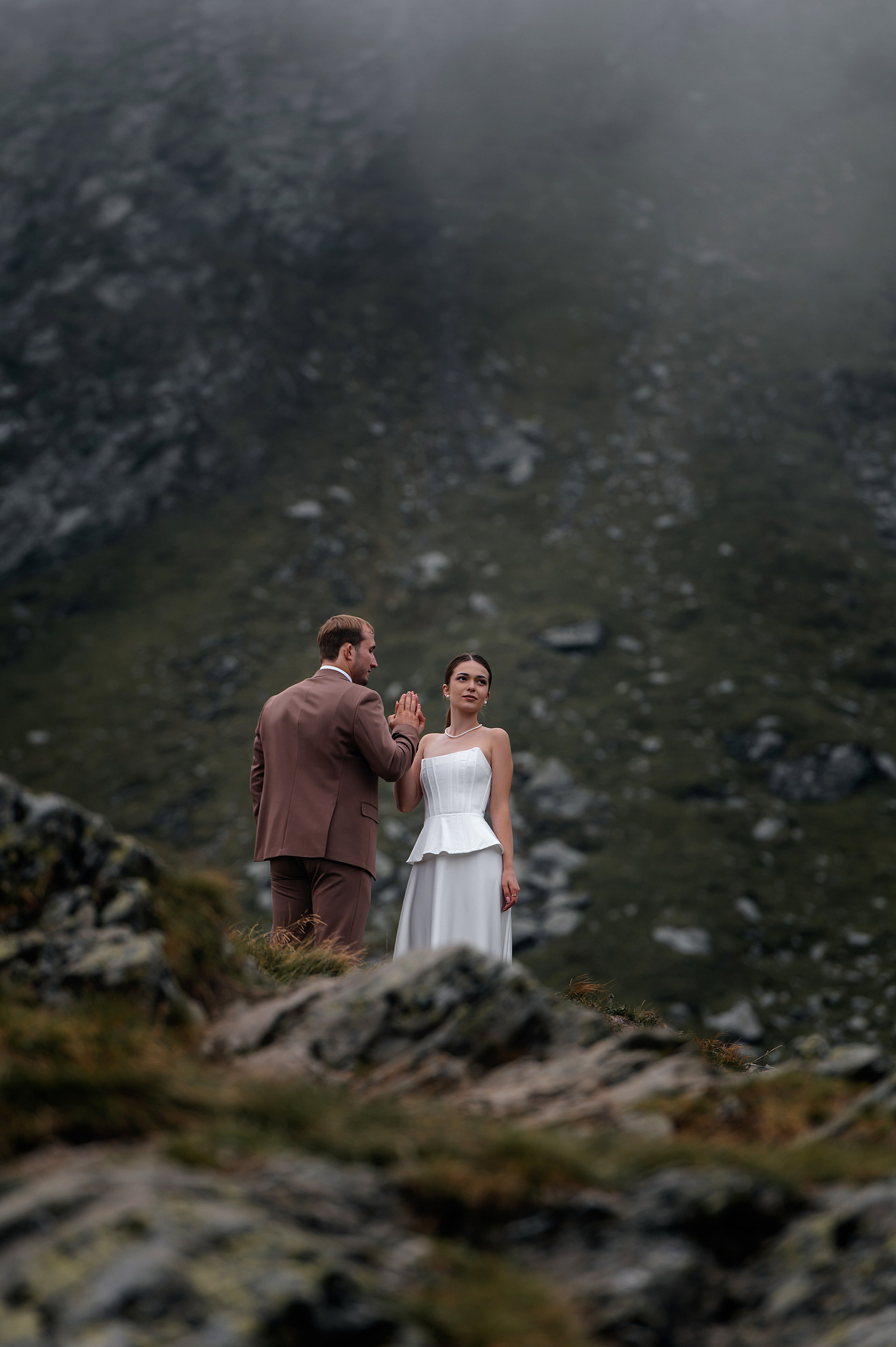 Lacul Bâlea, România. Victoria & Grigorie. Wedding photographer from Moldova Alexey Chipchiu