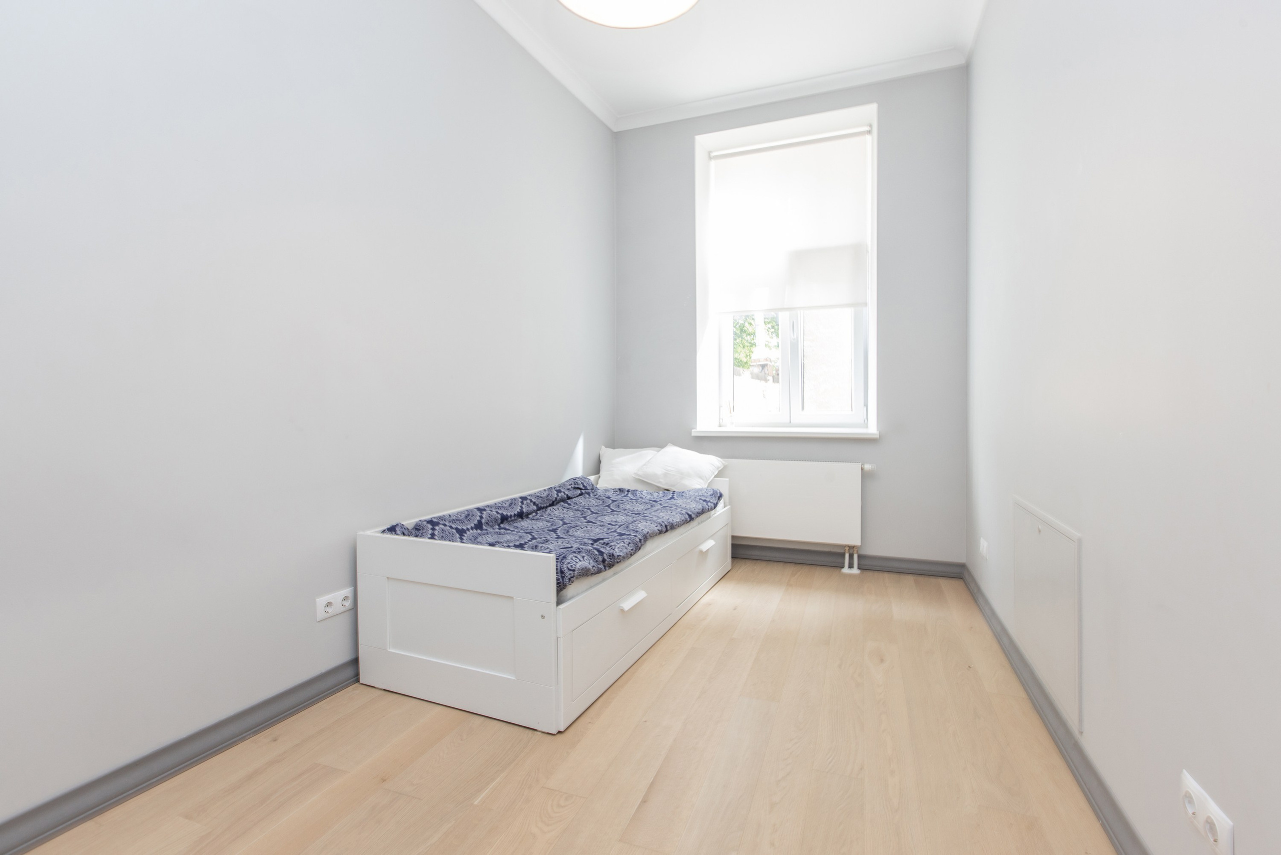 DZĪVOKLIS B. Sākums