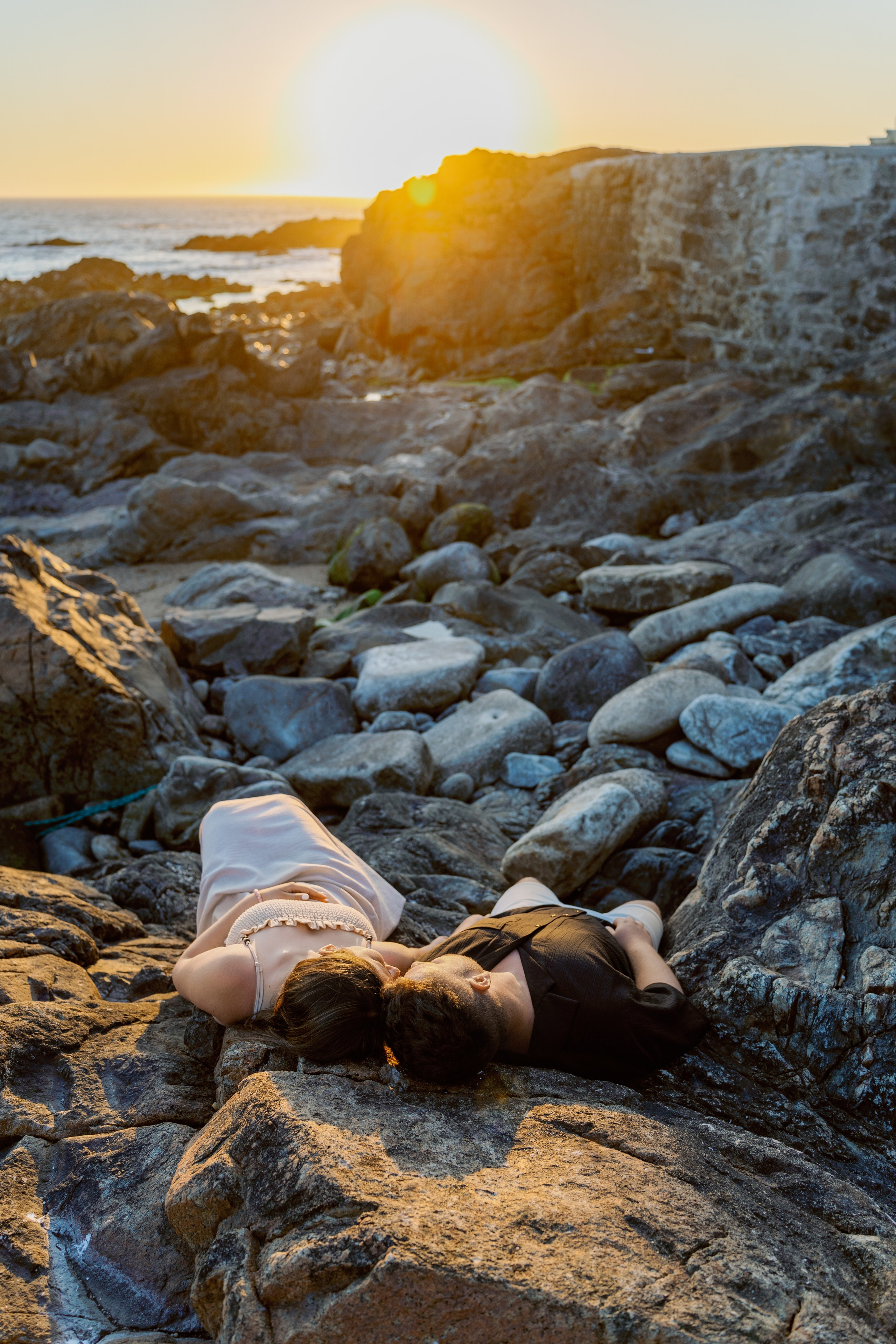 LOVE STORY ON THE BEACH. Photographer in Portugal Polina Gotovaya