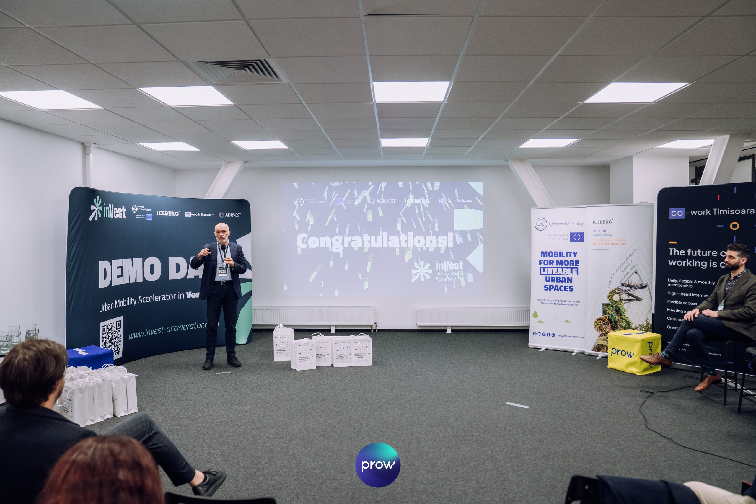 InVest DemoDay @ Cowork. Cozac Cristian Photographer