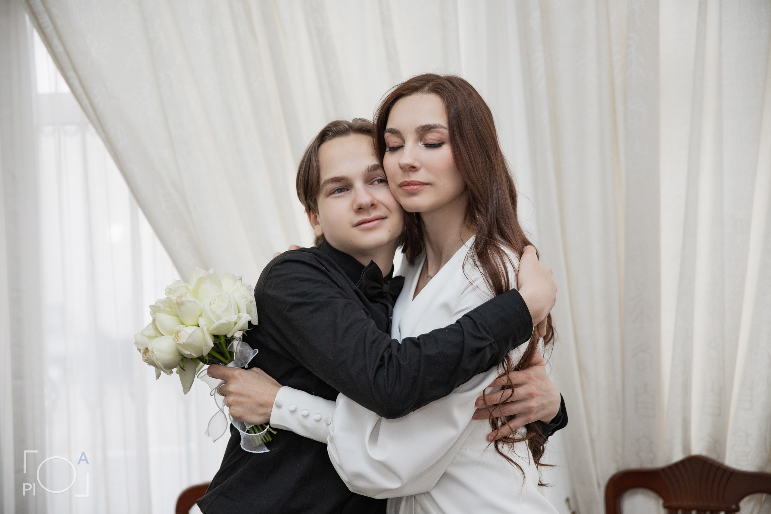 Свадебная фотосессия с консульской подписью в консульстве. Фотограф в Шанхае — Лола Пидлуская