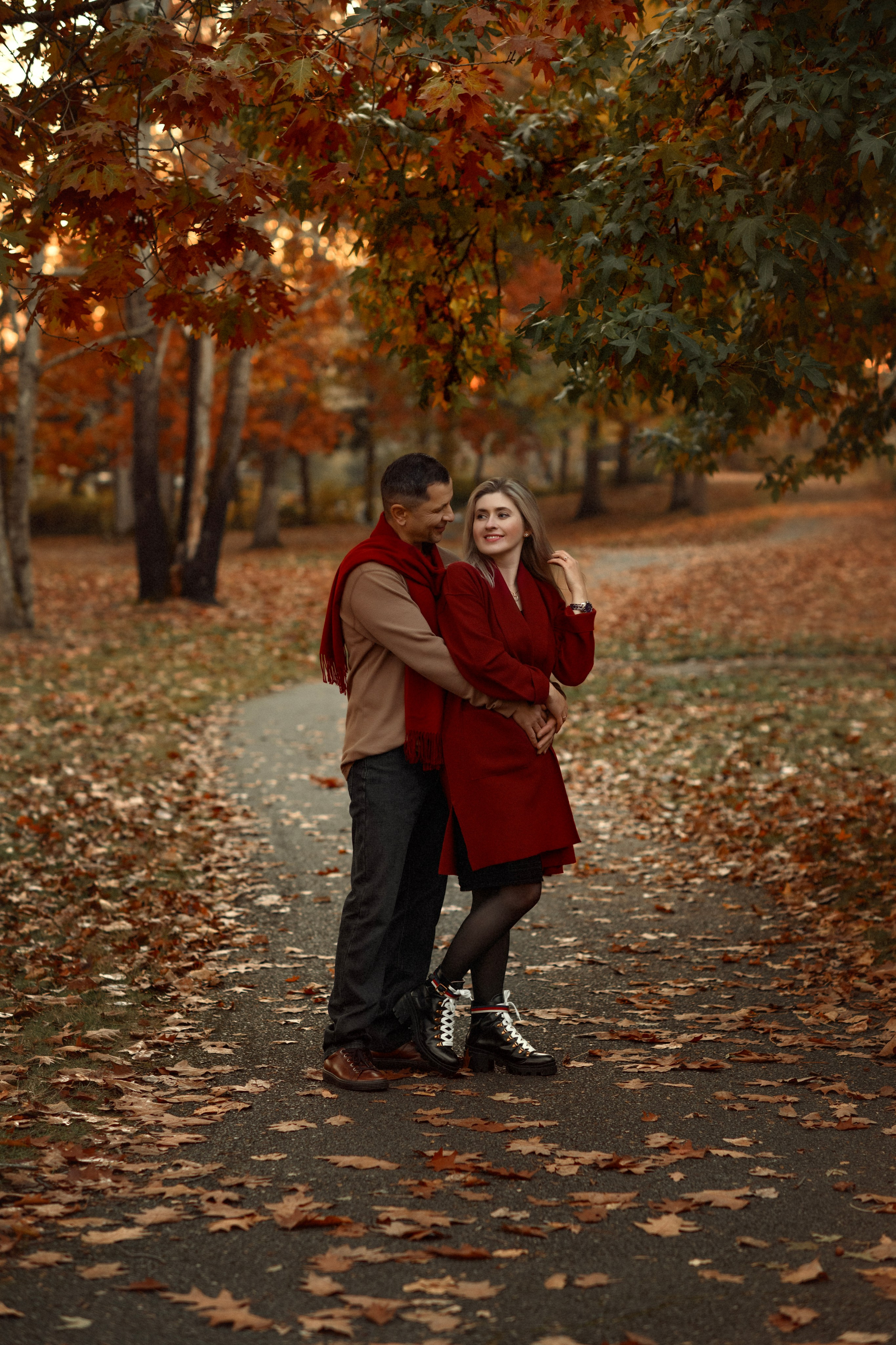 Autumn romance. Wedding & portrait photography in the Seattle Area. Helen Michelle photographer