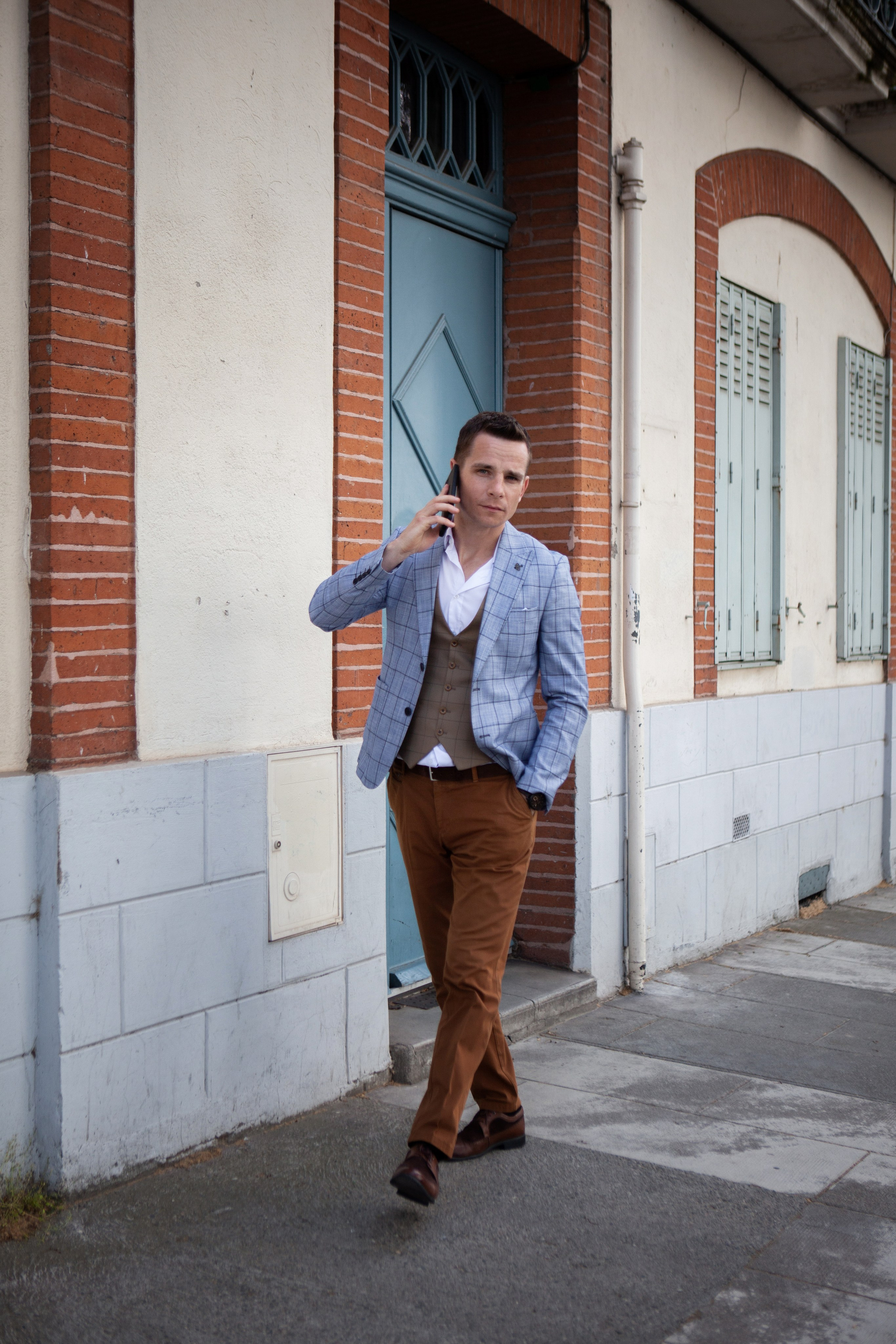 Personal brand photoshoot in Toulouse. Eugénie Smirnova — your photographer in Toulouse and southwest France