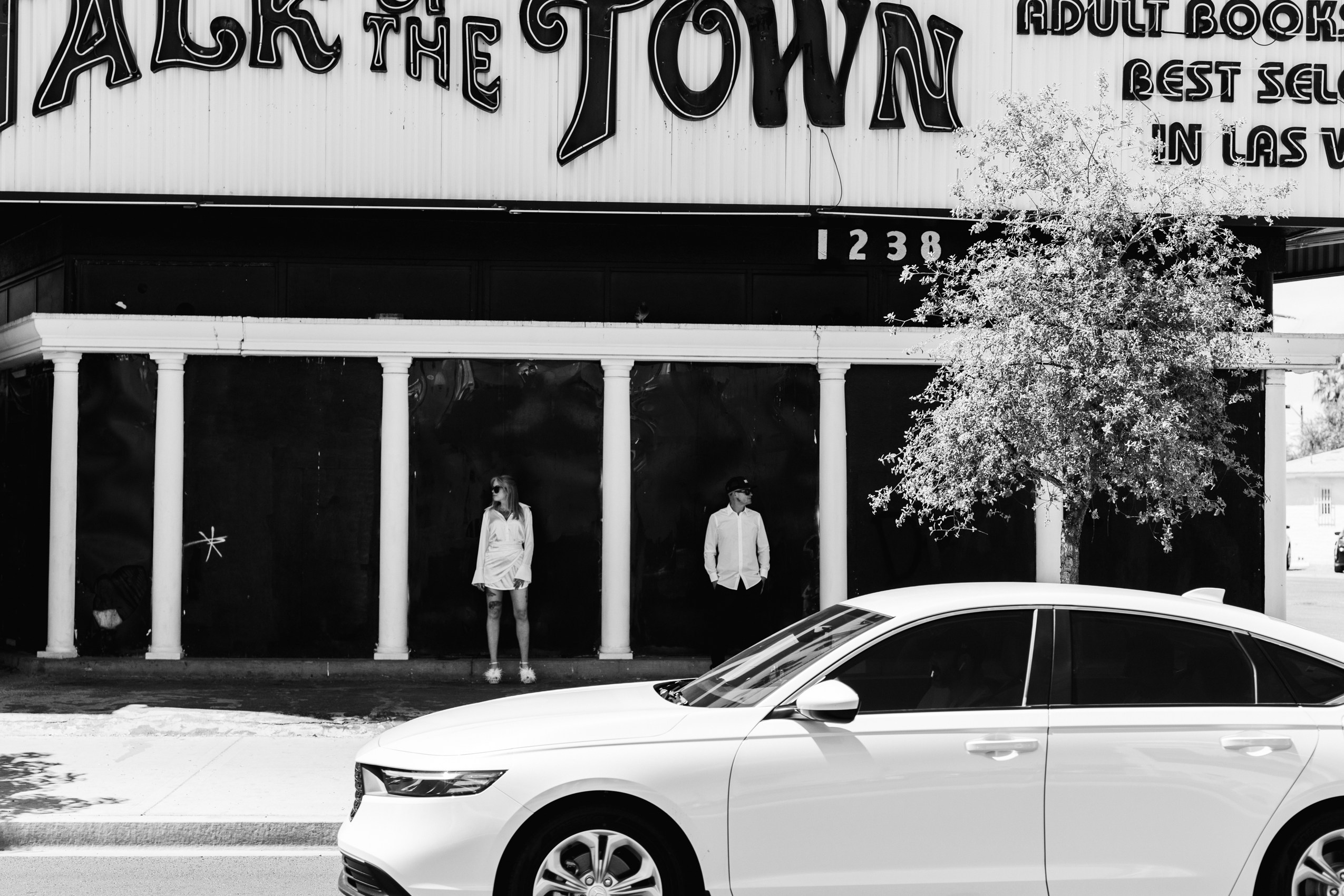 E&E. Wedding & elopement photographer Viktoriya Kravtsov. Las Vegas