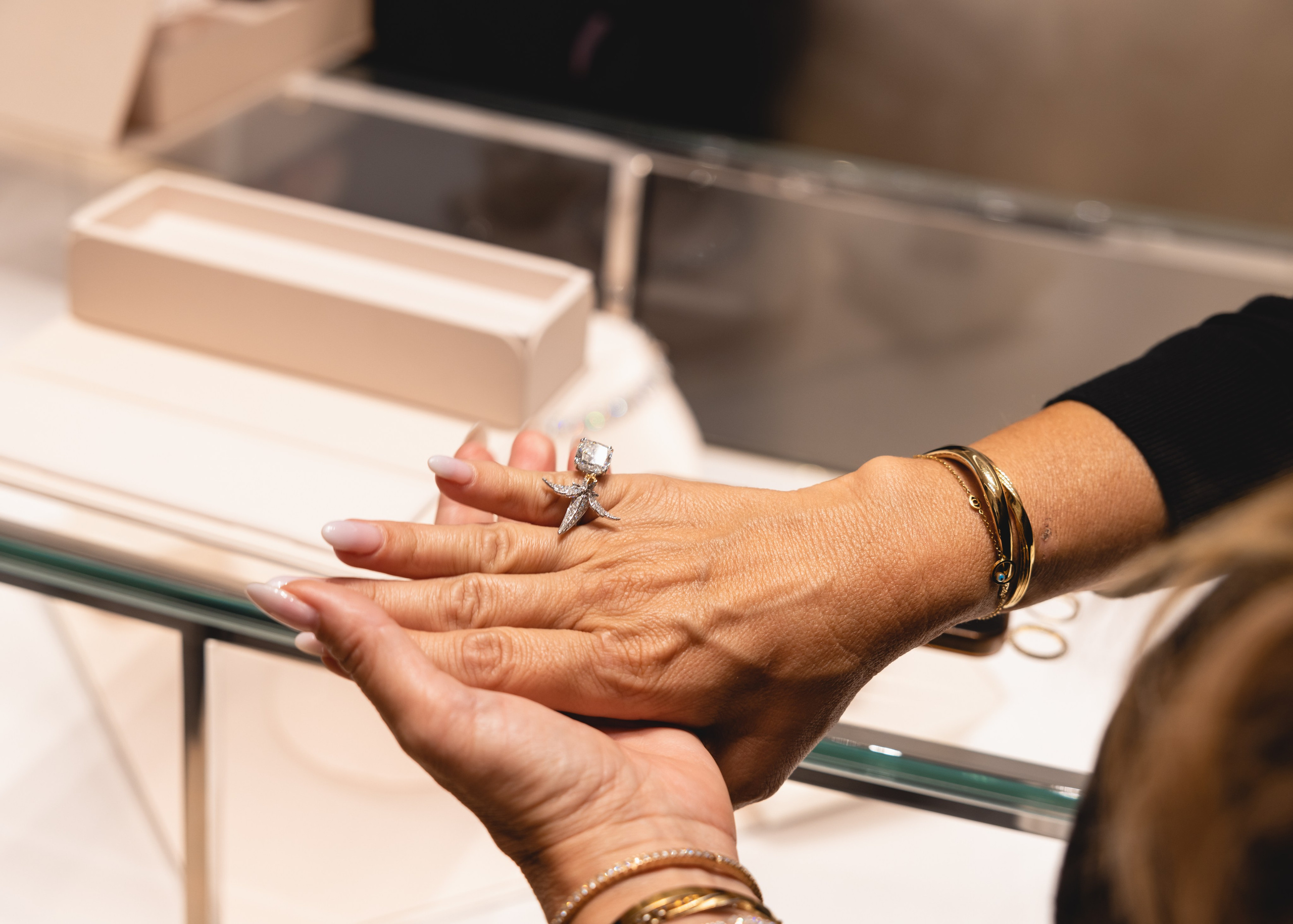 Tiffany. Professional wedding photographer in Copenhagen, Denmark — Julia Byron