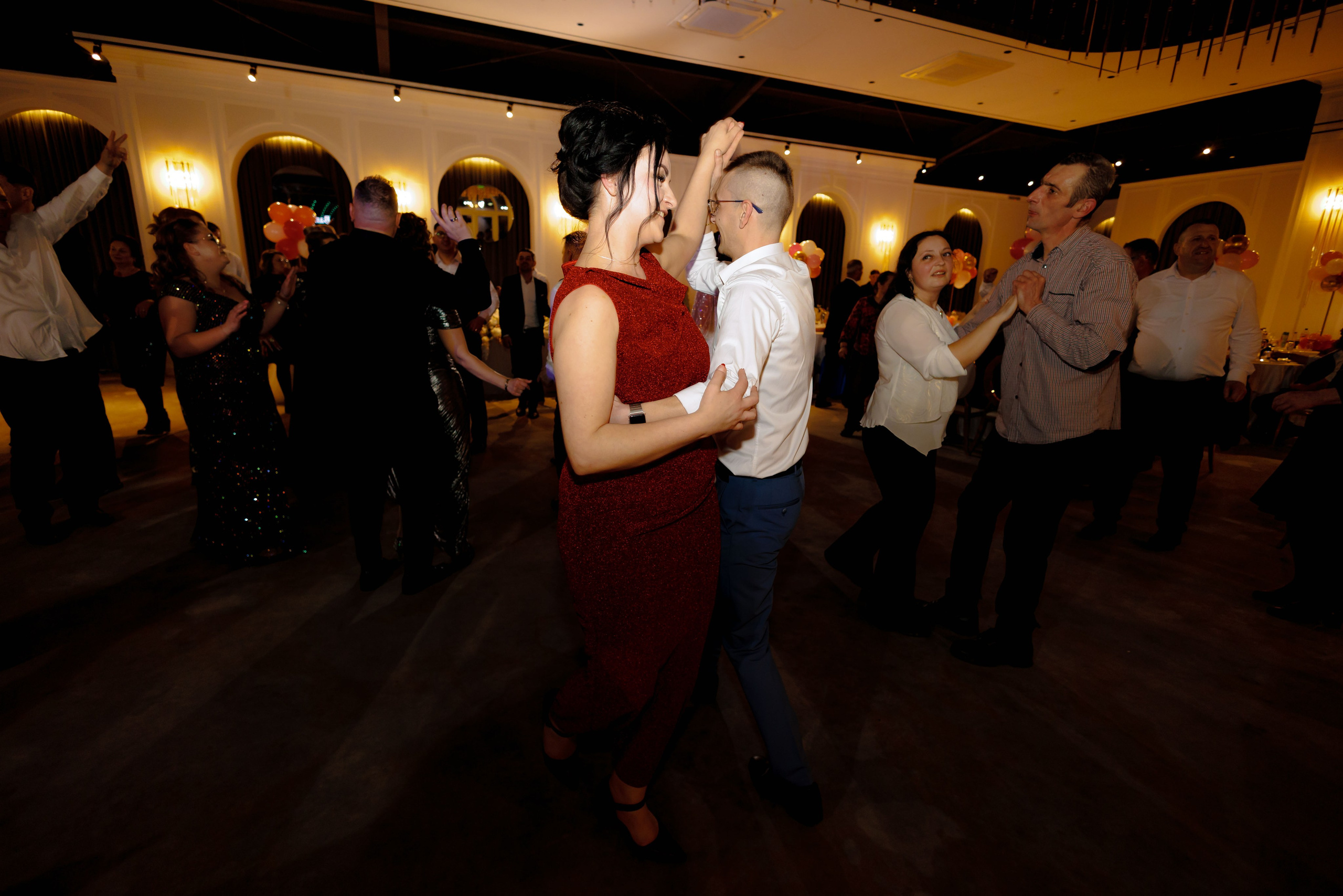 Povestea voastră, regizată de noi |Cristi Turculet Videograf Nuntă Suceava | wedding highlight. Servicii foto-video profesionale, pentru momente de neuitat