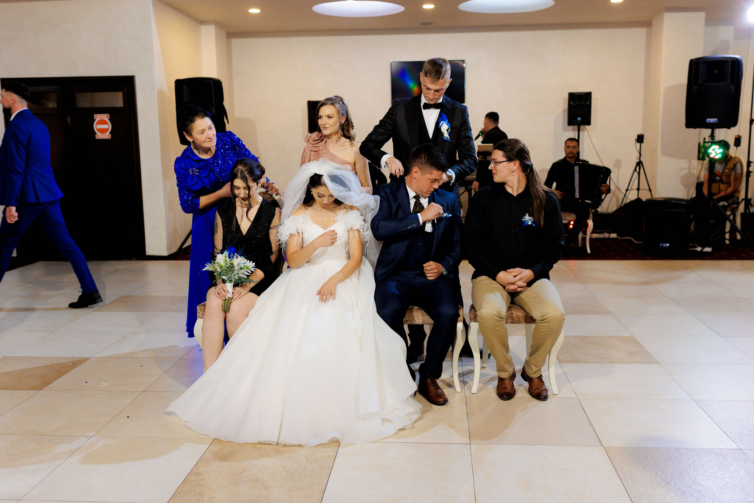Loredana & Emilian – Ziua Nunții | Videografie - fotografie Botez Suceava, Iași, Botoșani. Servicii foto-video profesionale, pentru momente de neuitat