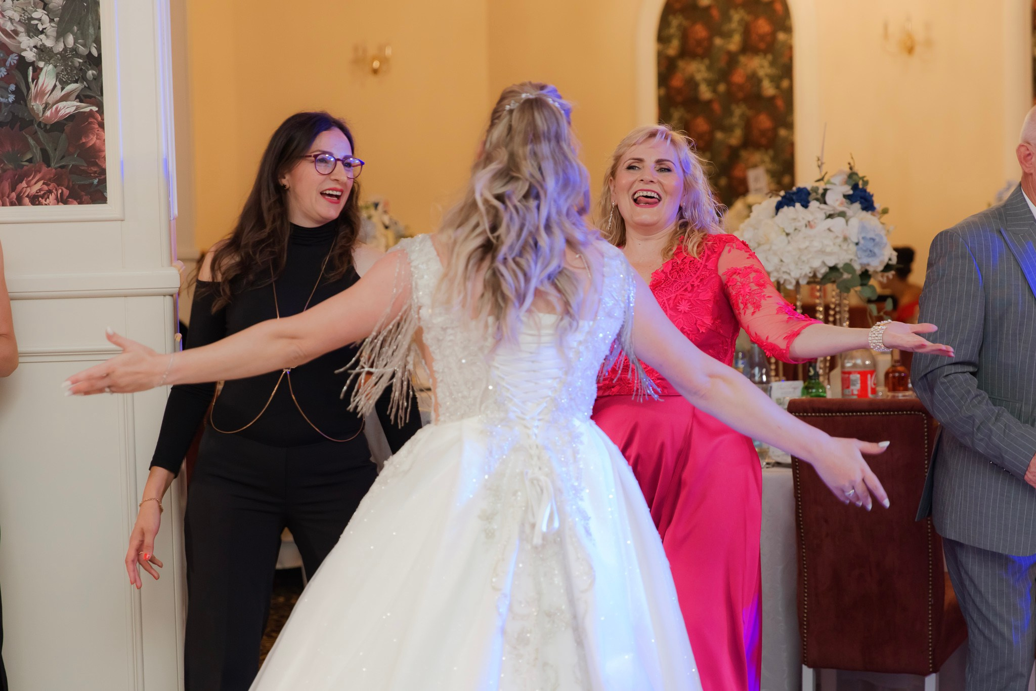 Mihai & Oana. Servicii foto-video profesionale, pentru momente de neuitat