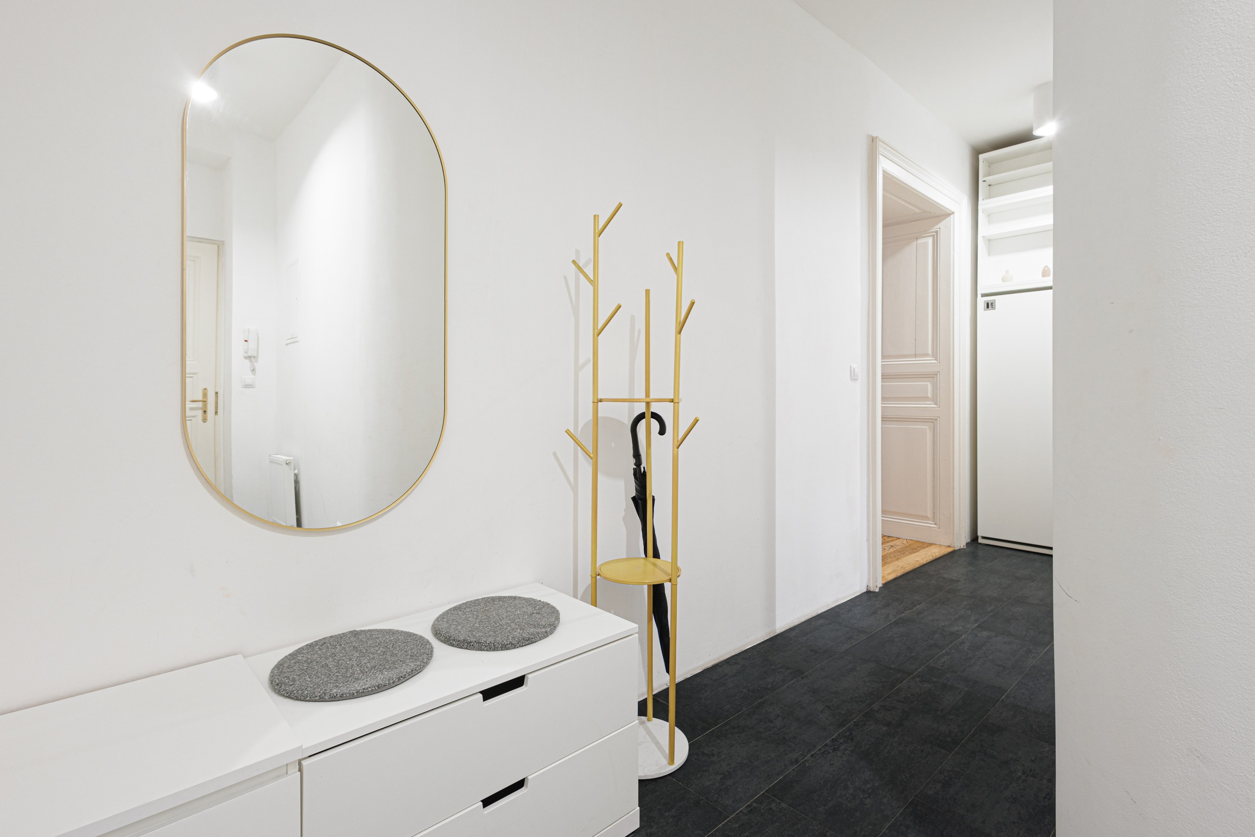 Interior. Family photographer in Prague and Europe Francesca