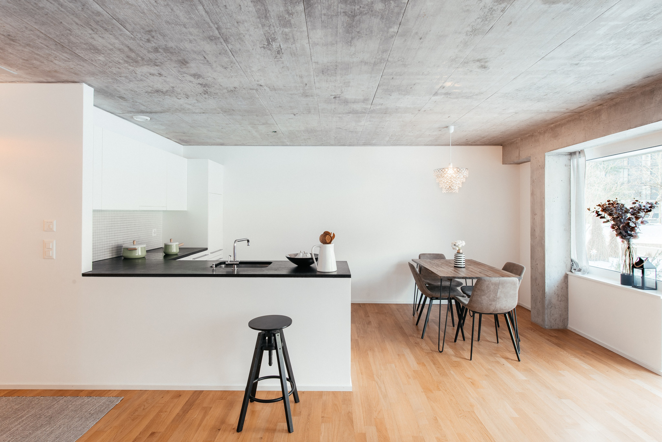 Wohnung, WINDISCH, AARGAU. Hallo! Ich bin Elena und arbeite als Immobilienfotografin