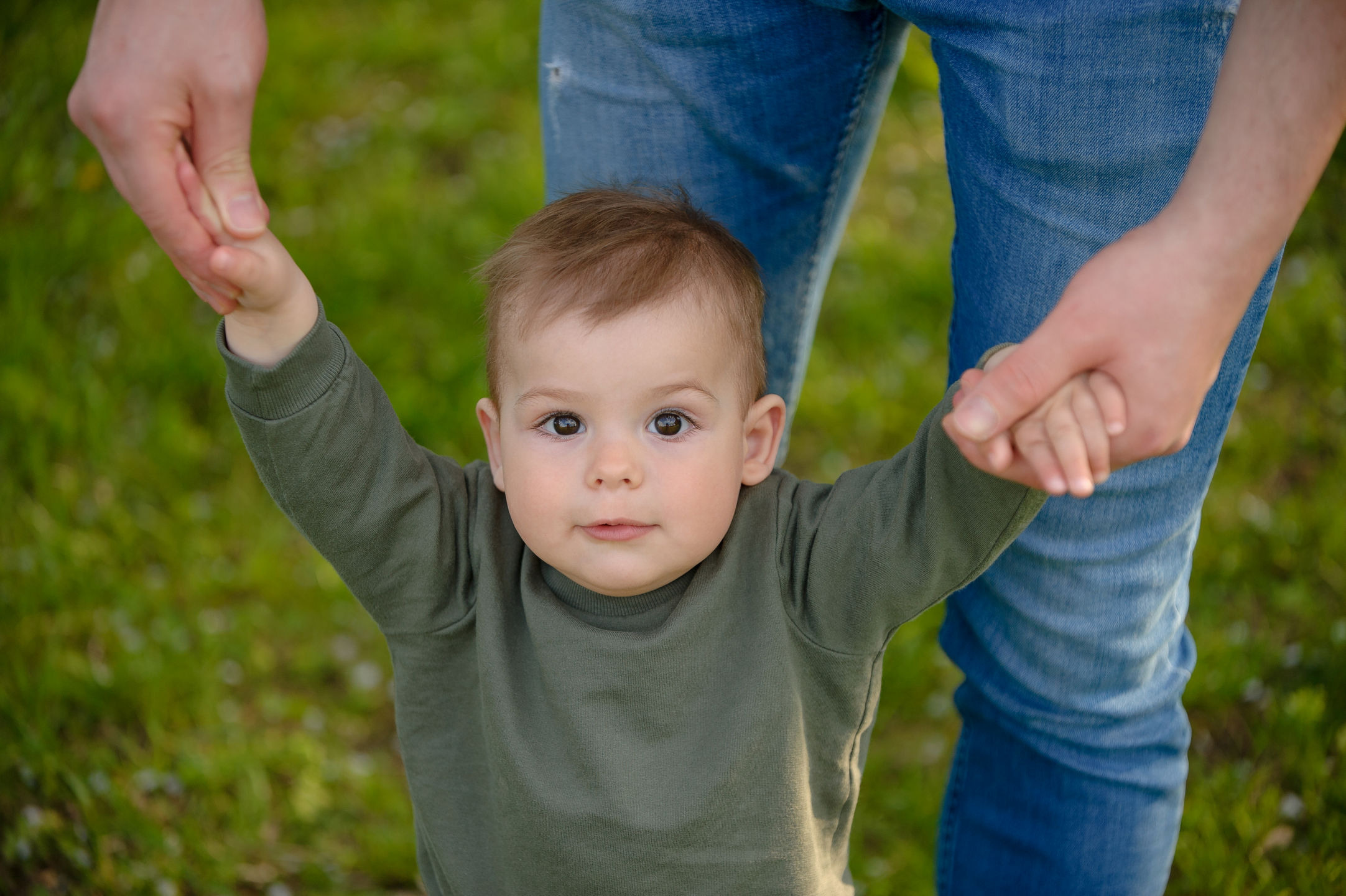 Весенняя Фотосессия Илюши в Тюльпанах. Семейный фотограф в Кишинёве THOMAS SHTIFT