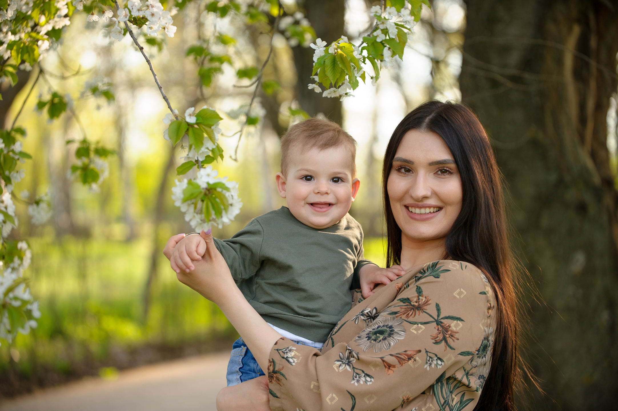 Весенняя Фотосессия Илюши в Тюльпанах. Семейный фотограф в Кишинёве THOMAS SHTIFT
