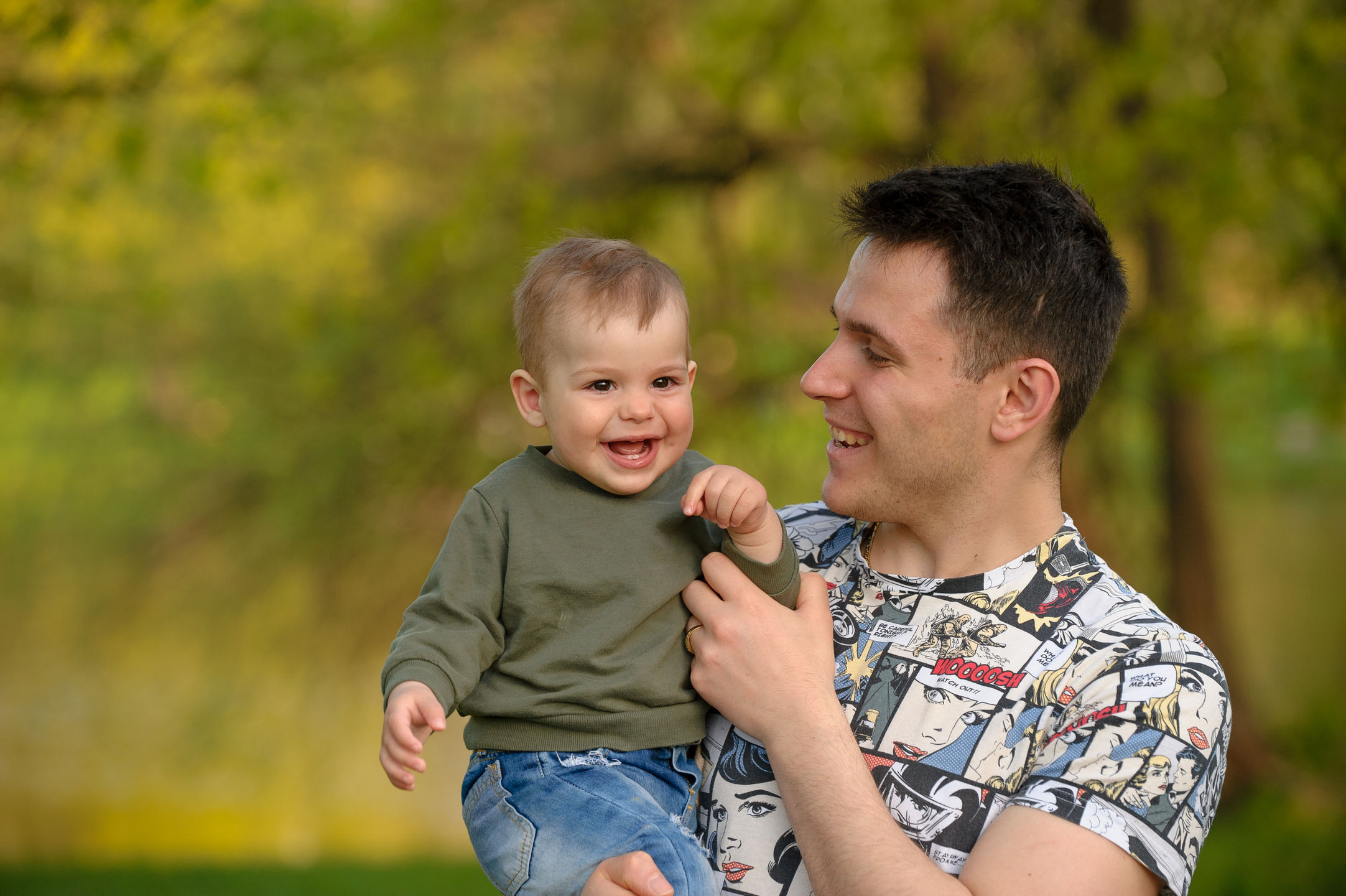 Весенняя Фотосессия Илюши в Тюльпанах. Семейный фотограф в Кишинёве THOMAS SHTIFT