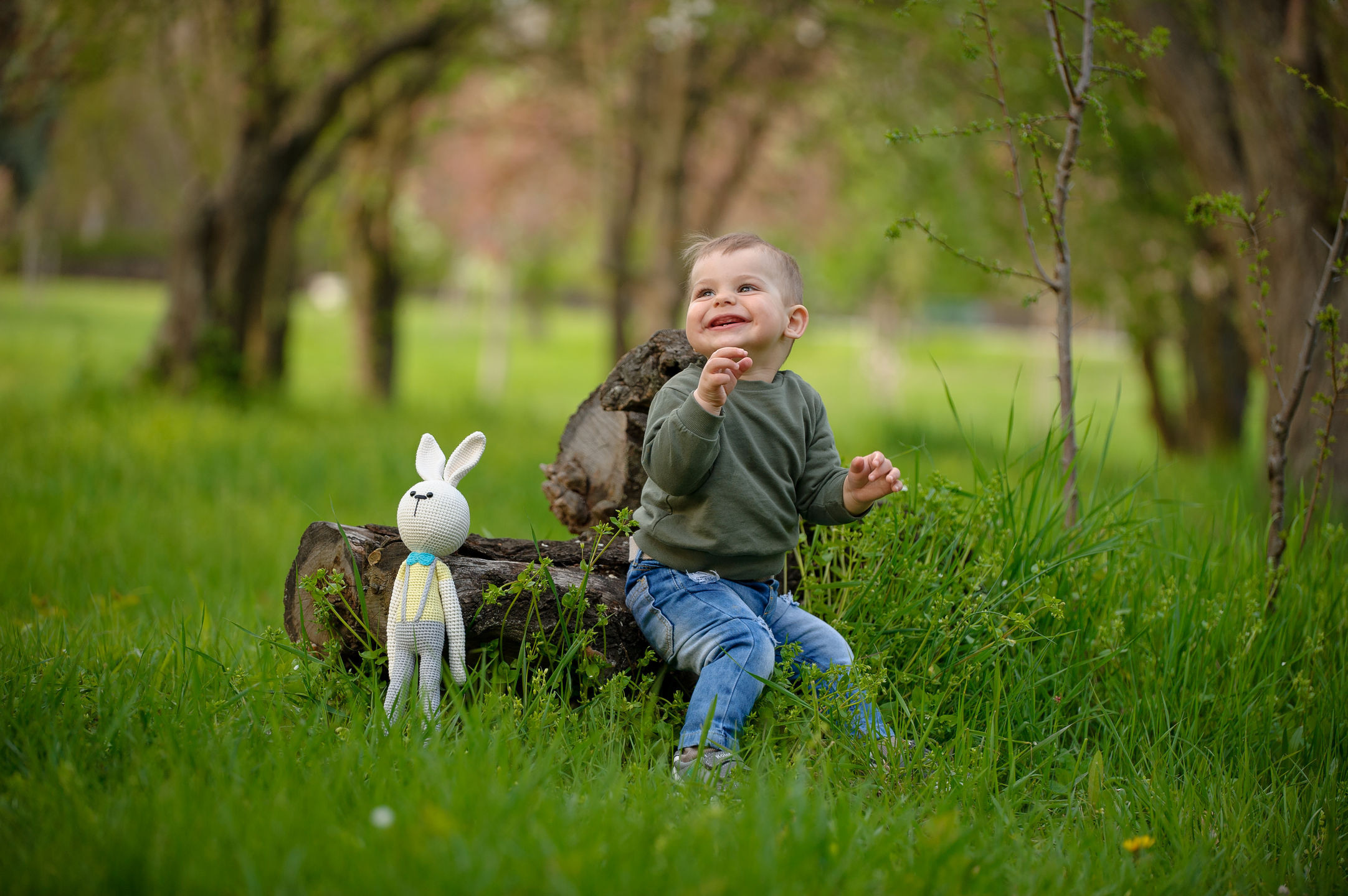Весенняя Фотосессия Илюши в Тюльпанах. Семейный фотограф в Кишинёве THOMAS SHTIFT