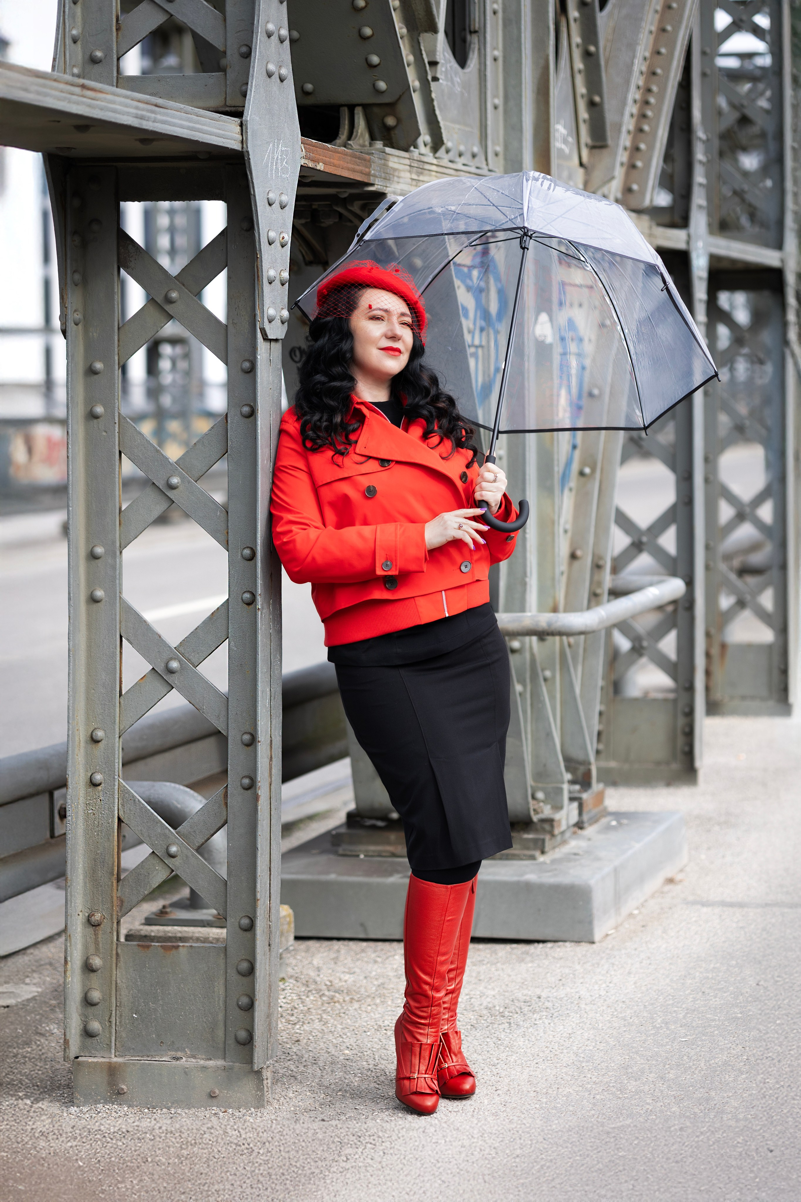 Balloons and red skirt. Фотограф в Мюнхене