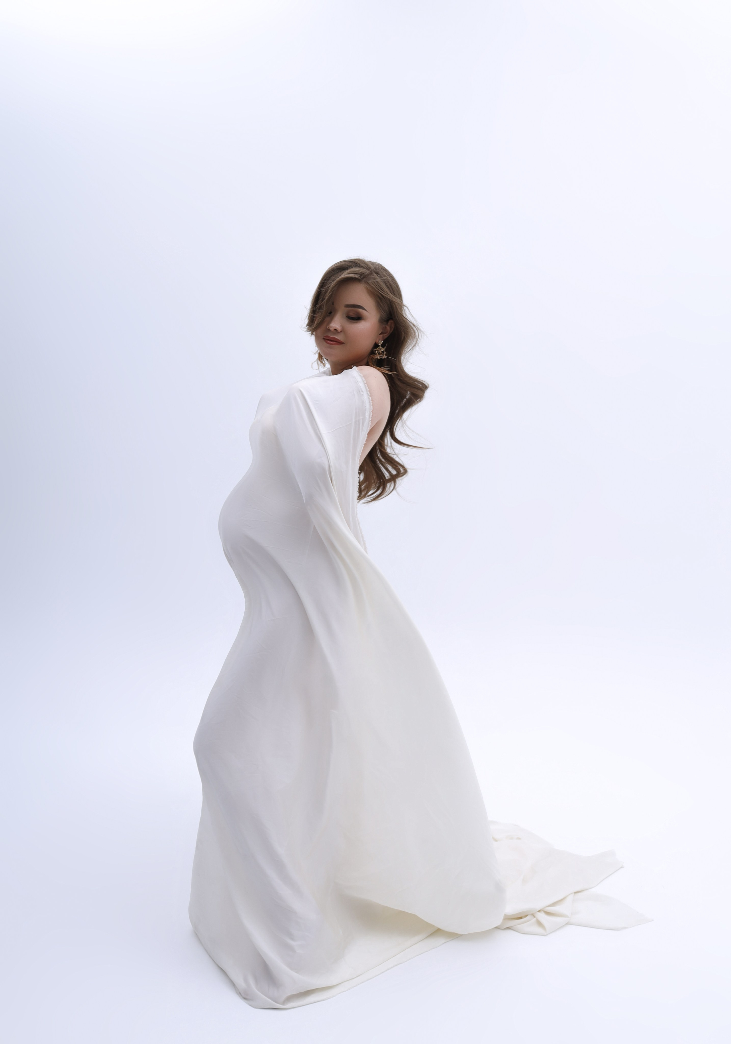 шелковая ткань в белом цвете