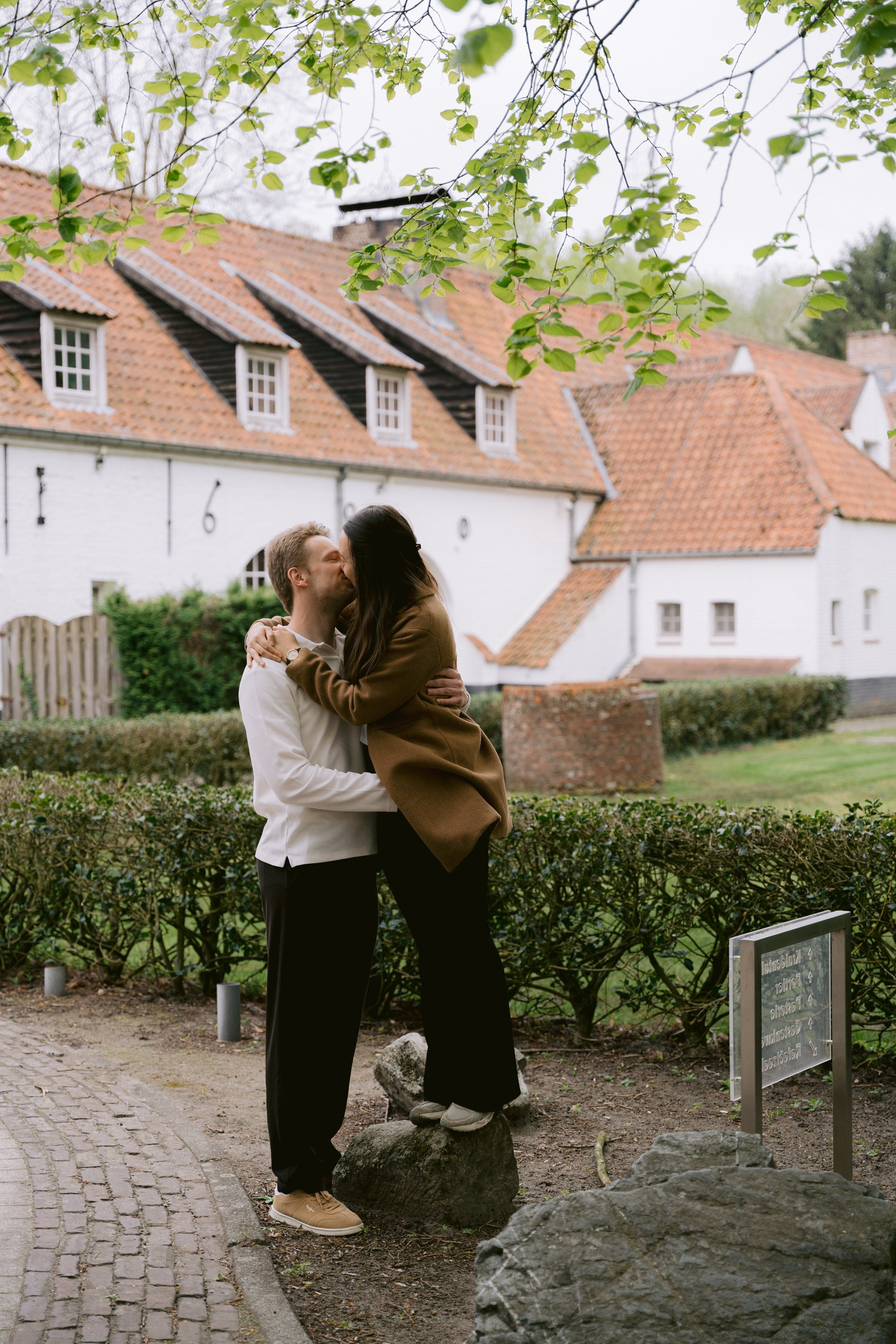 Pre Wedding Postel. Little Birdie – Jouw familie- en huwelijksfotograaf in België en daarbuiten