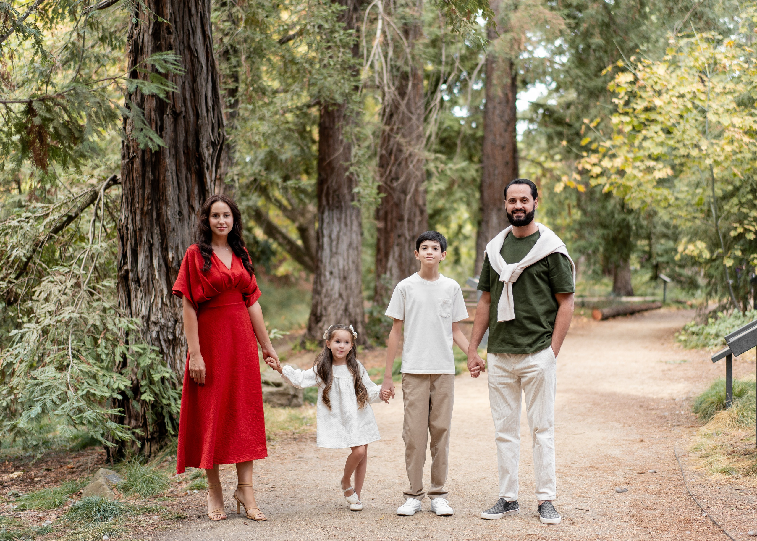 Mikhailov family. Family photographer in Sacramento | Sofia Pavenko