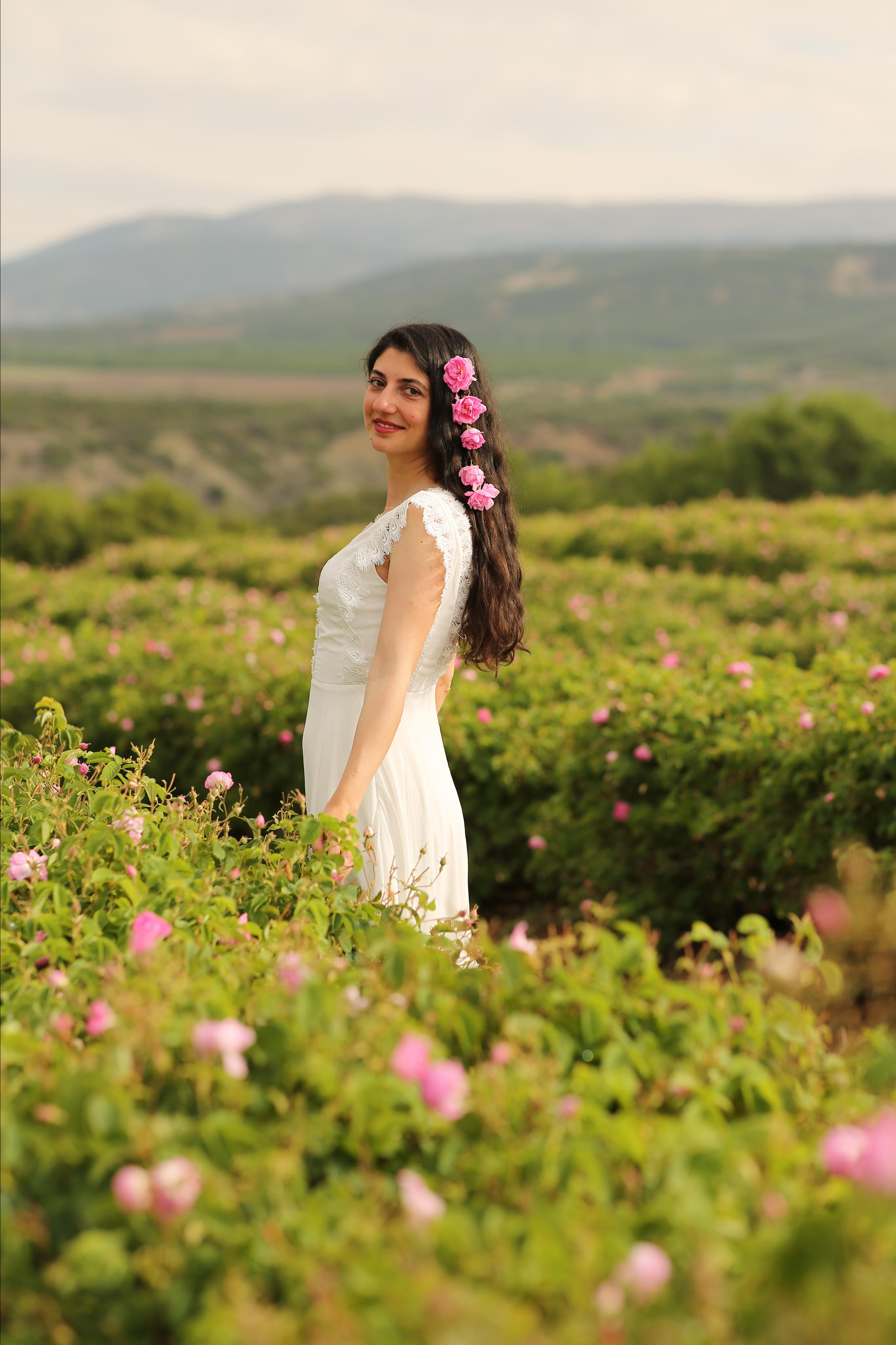 Фотосессия в розарии. Professional Photographer in Alanya, Side, Belek, Antalya. Turkiye