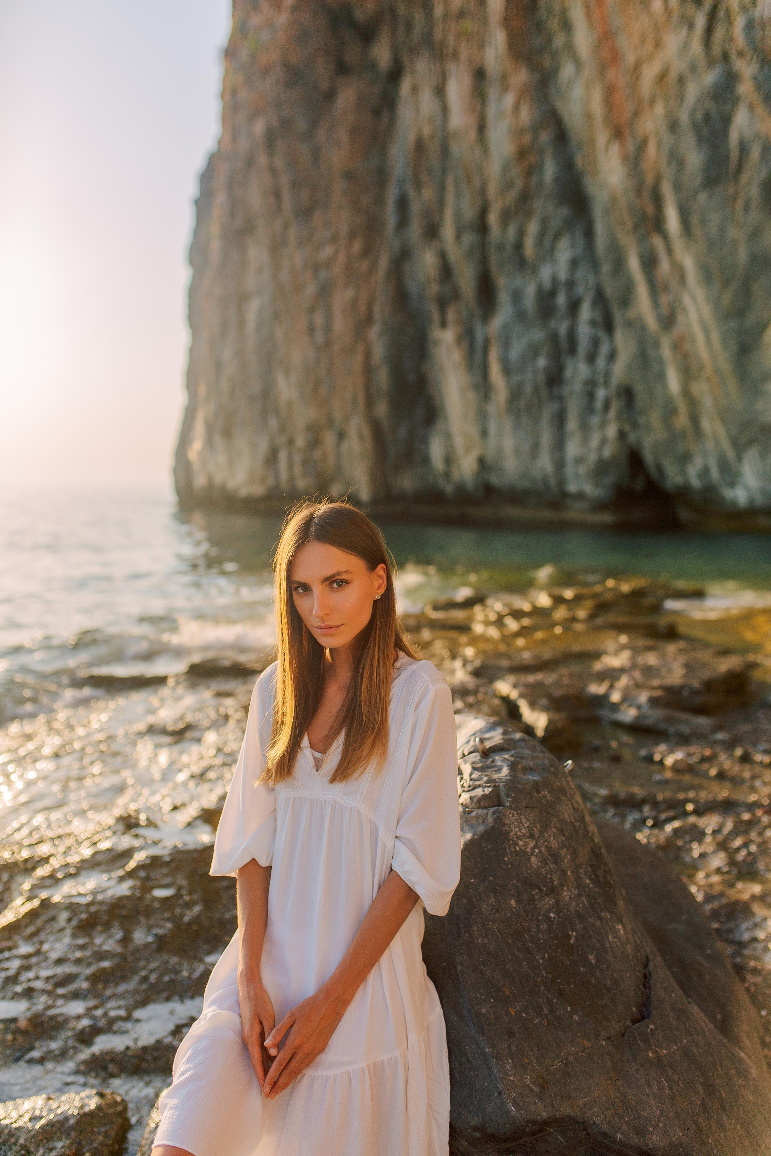 КРАСНЫЙ ПЛЯЖ KIZILIN BEACH В ГАЗИПАШЕ. выздная фотосессия газипаша.Фотограф в газипаша. Фотосессия на стыке красной горы и моря на закате. Фотограф в Алании в Турции, Аланья, Сиде, Белек, Анталия, Кемер, Конаклы, Окурджалар. Фотосъемки в Алании. Фотосессия в Алания.Алсу Девели
