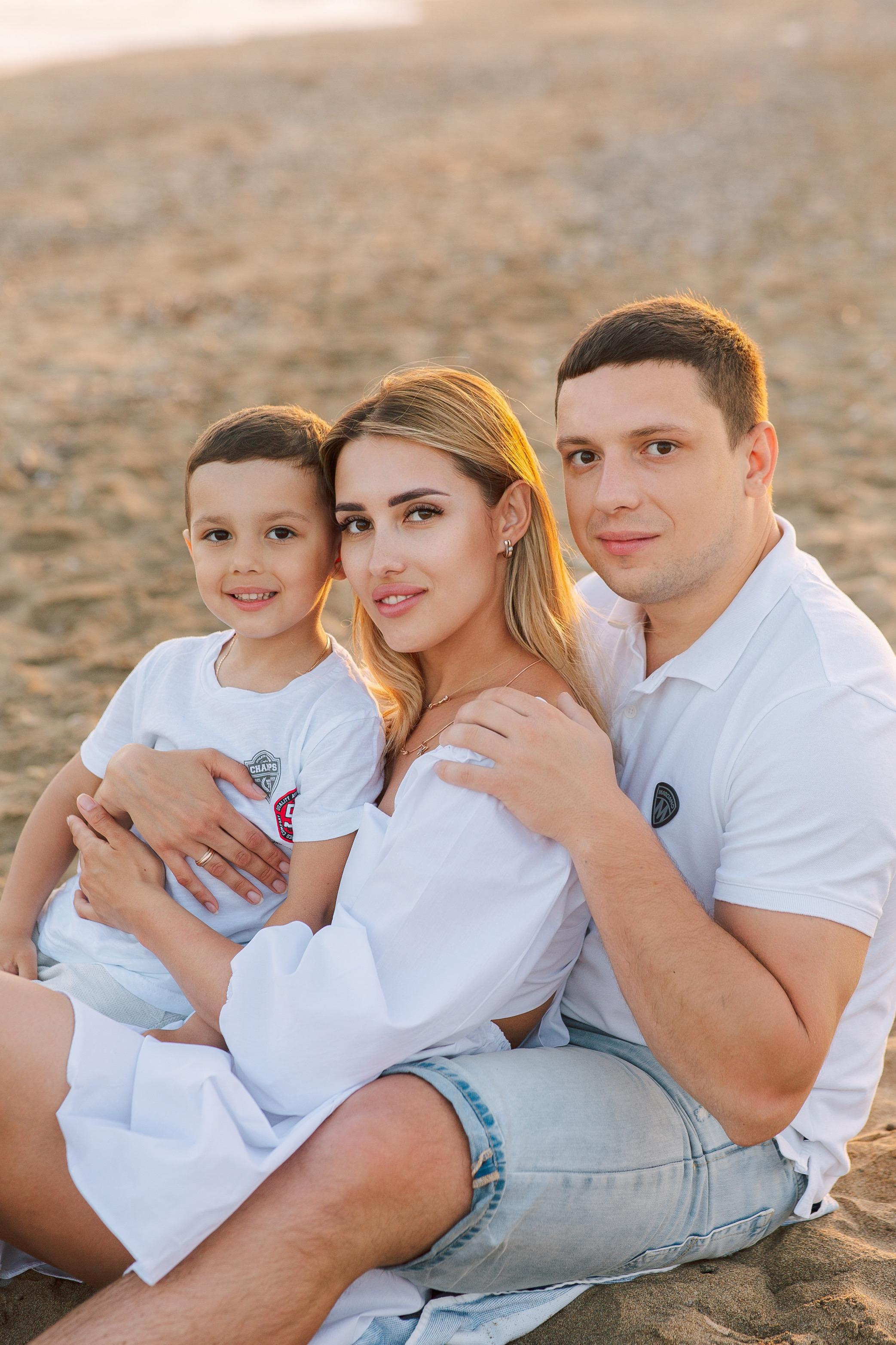 Семейная фотосессия на пляже в Белеке. Фотограф в Алании в Турции, Аланья, Сиде, Белек, Анталия, Кемер, Конаклы, Окурджалар. Фотосъемки в Алании. Фотосессия в Алания.Алсу Девели