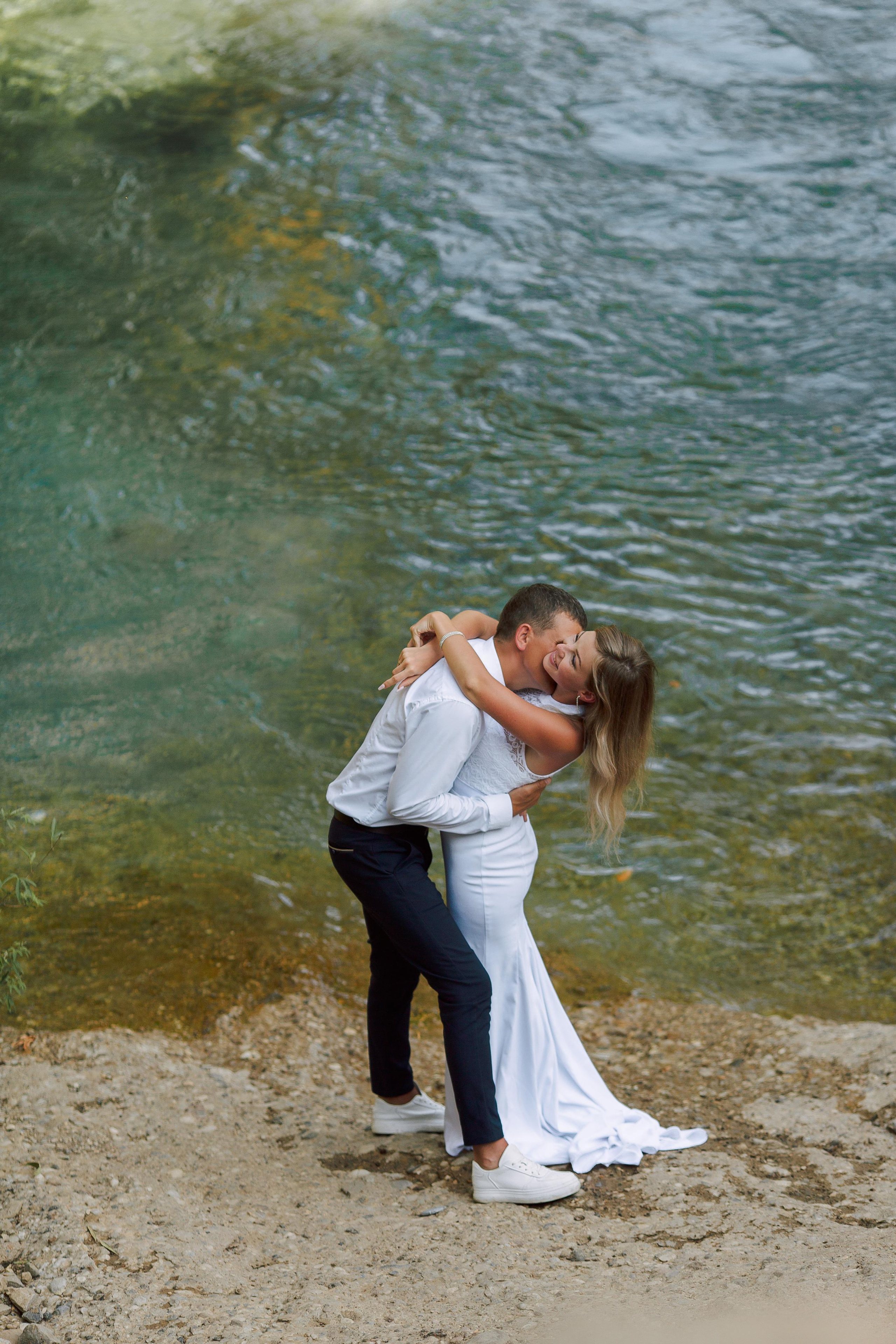 Wedding photo session on the Tazy canyon. Professional Photographer in Alanya, Side, Belek, Antalya. Turkiye