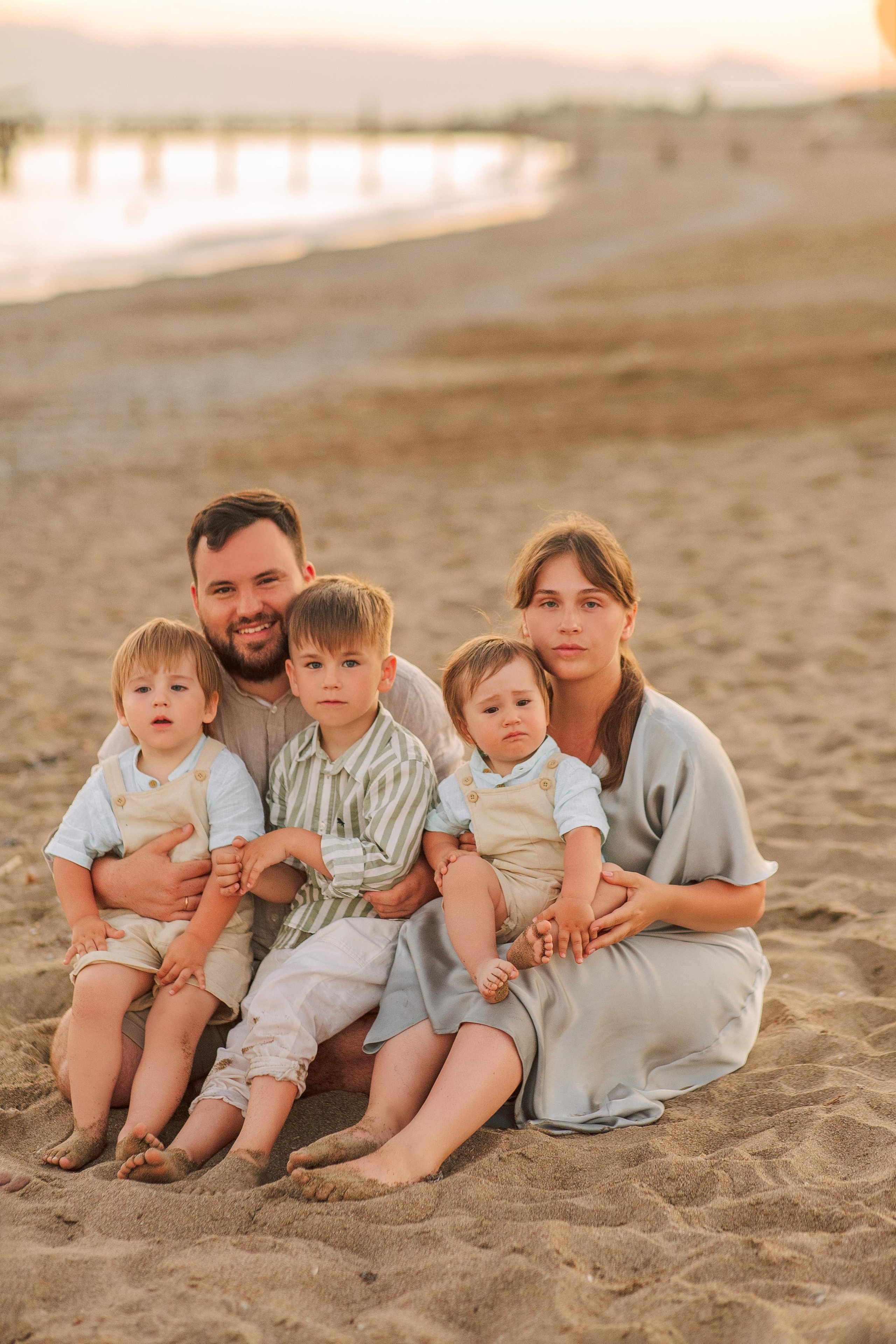 Семейная фотосессия на пляже в Белеке. Фотограф в Алании в Турции, Аланья, Сиде, Белек, Анталия, Кемер, Конаклы, Окурджалар. Фотосъемки в Алании. Фотосессия в Алания.Алсу Девели