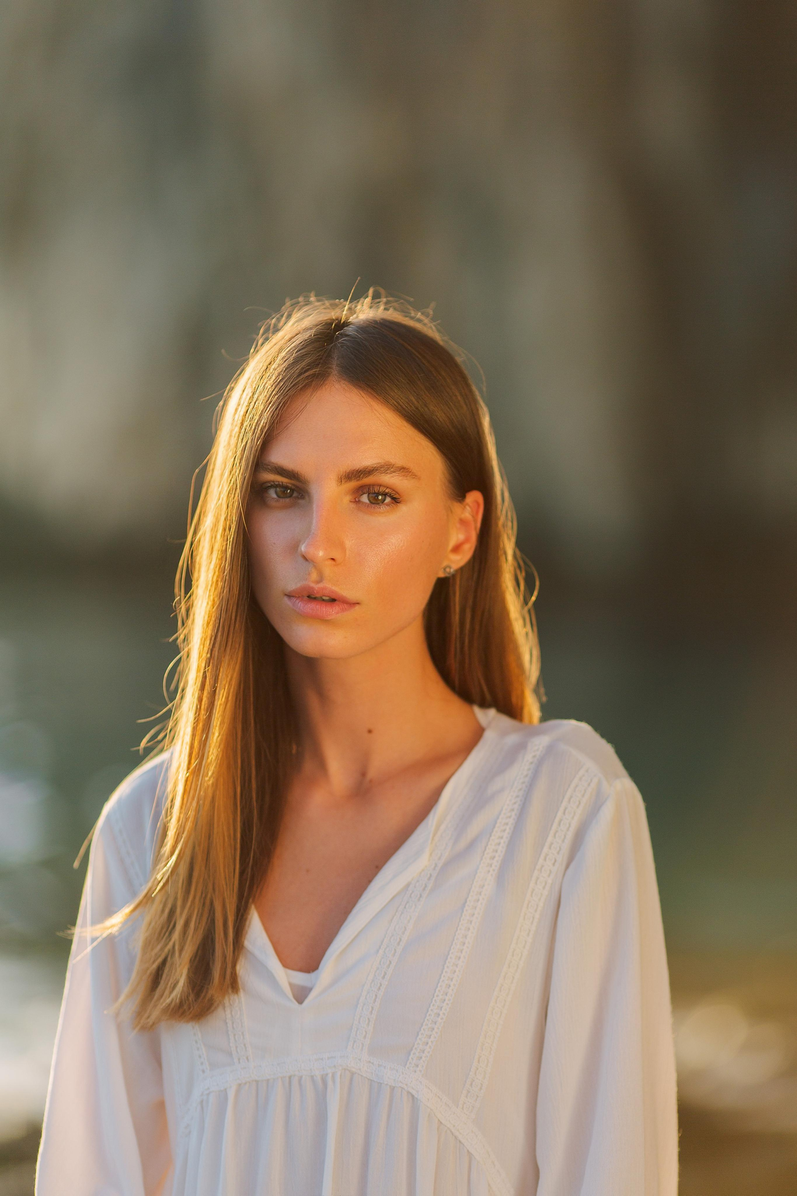 КРАСНЫЙ ПЛЯЖ KIZILIN BEACH В ГАЗИПАШЕ. выздная фотосессия газипаша.Фотограф в газипаша. Фотосессия на стыке красной горы и моря на закате. Фотограф в Алании в Турции, Аланья, Сиде, Белек, Анталия, Кемер, Конаклы, Окурджалар. Фотосъемки в Алании. Фотосессия в Алания.Алсу Девели