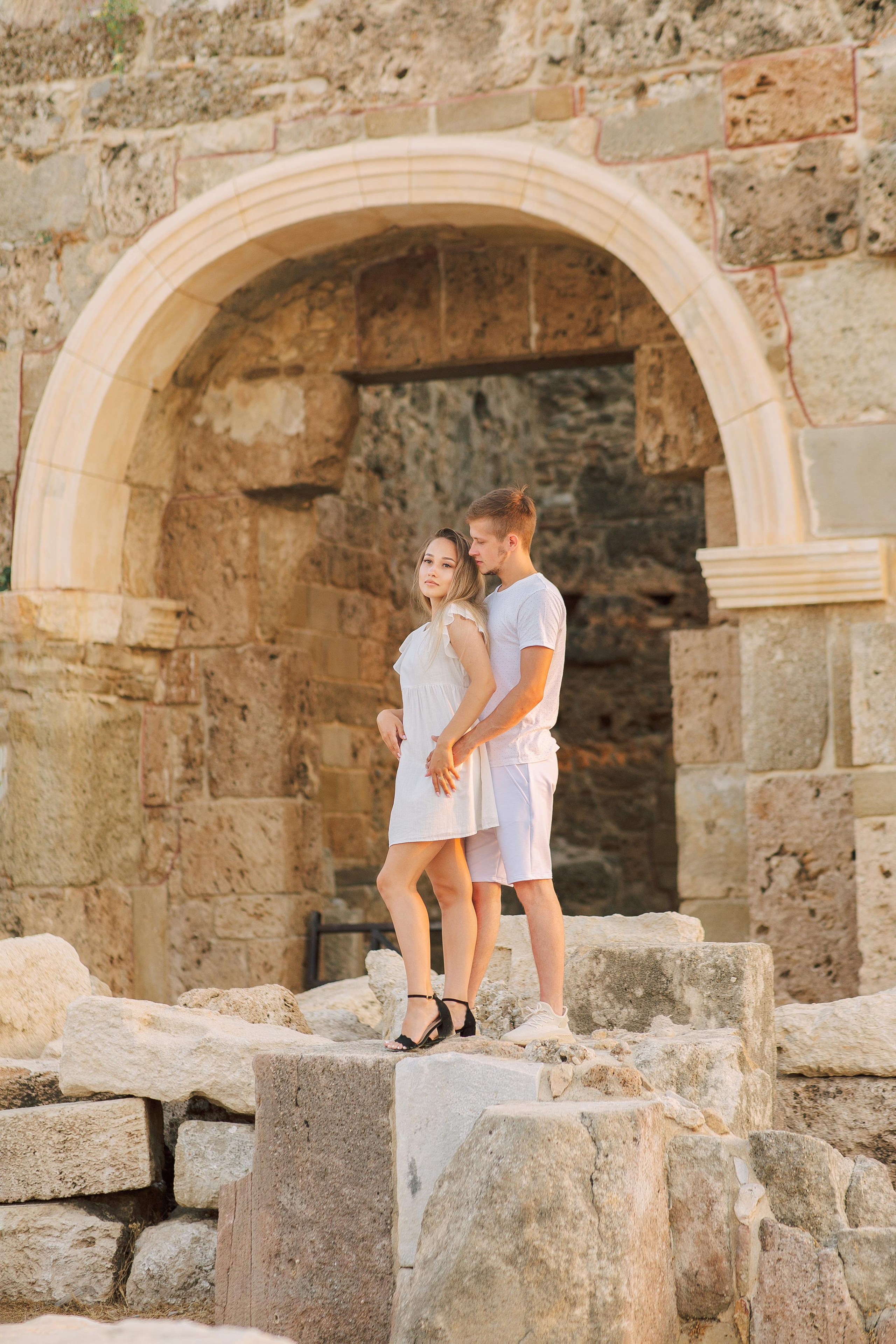 Couple photo shoot in the ancient city of Side at sunrise. Professional Photographer in Alanya, Side, Belek | Alsu Develi  Wedding, Family and portrait photo sessions