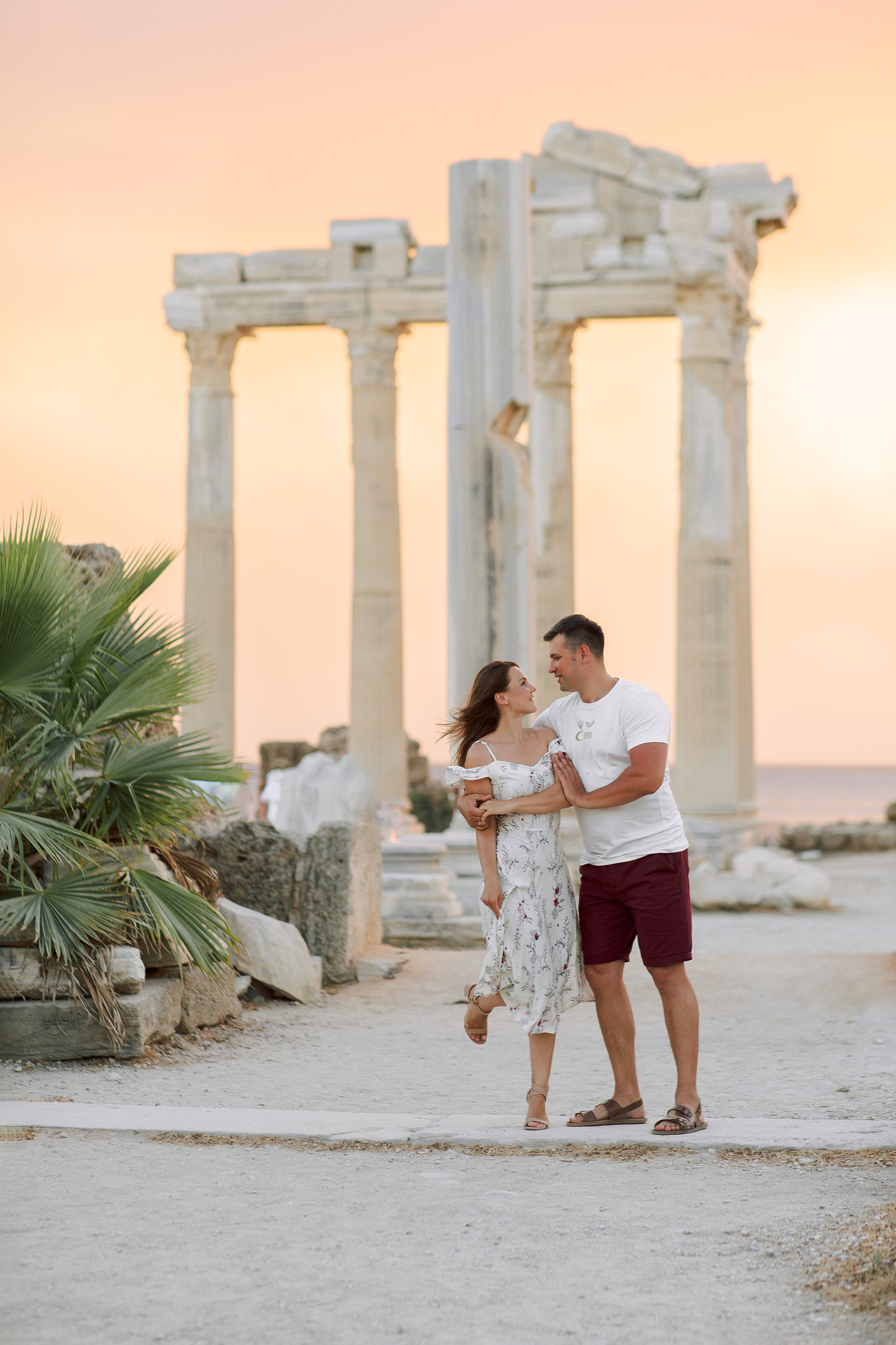 Парная фотосессия в античном городе Сиде на закате. Алсу Девели | Свадебный и семейный фотограф в Турции Алании, Алания, Аланья, Сиде, Белеке, Анталия