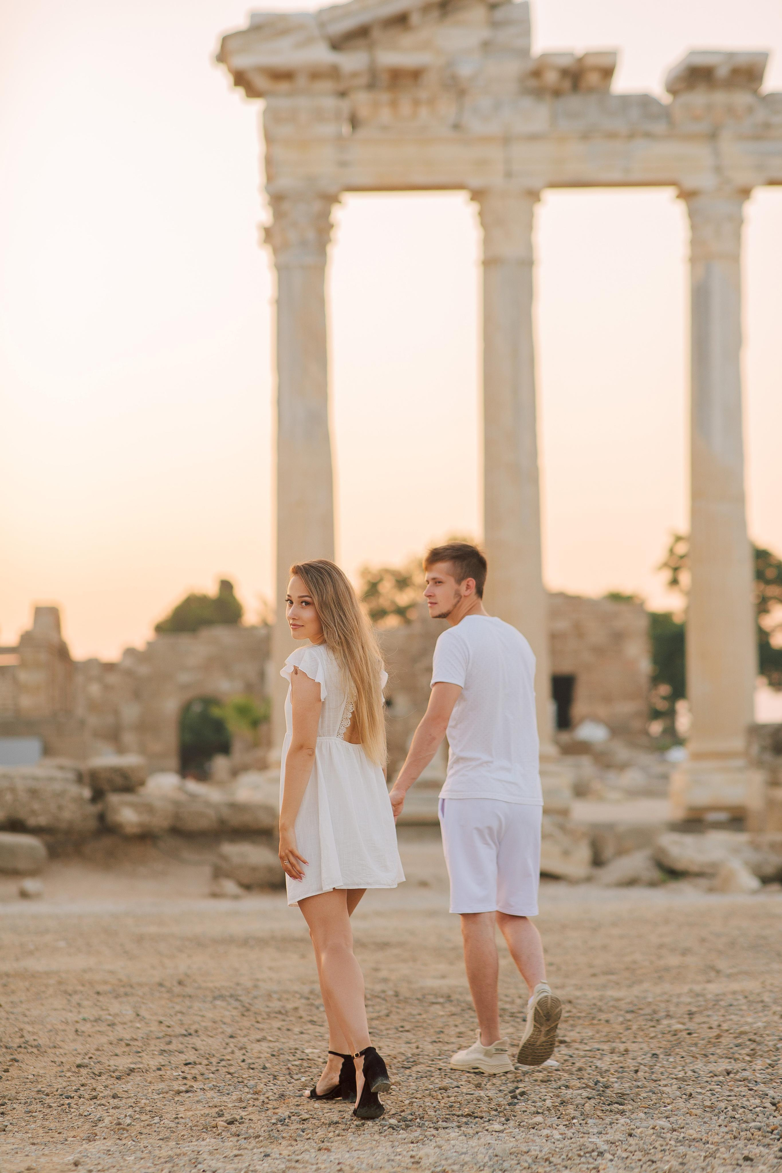 Couple photo shoot in the ancient city of Side at sunrise. Professional Photographer in Alanya, Side, Belek | Alsu Develi  Wedding, Family and portrait photo sessions