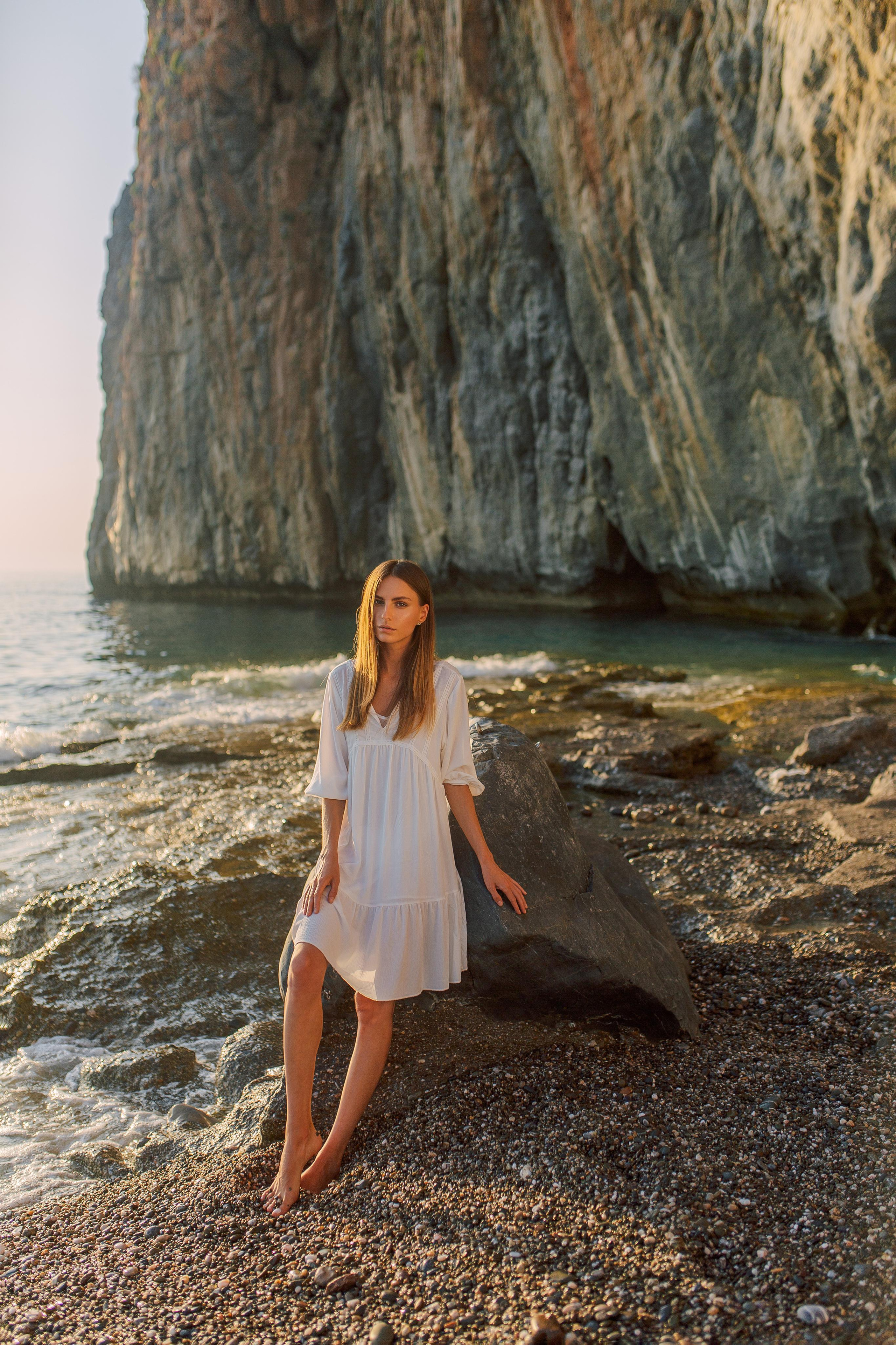 КРАСНЫЙ ПЛЯЖ KIZILIN BEACH В ГАЗИПАШЕ. выздная фотосессия газипаша.Фотограф в газипаша. Фотосессия на стыке красной горы и моря на закате. Фотограф в Алании в Турции, Аланья, Сиде, Белек, Анталия, Кемер, Конаклы, Окурджалар. Фотосъемки в Алании. Фотосессия в Алания.Алсу Девели