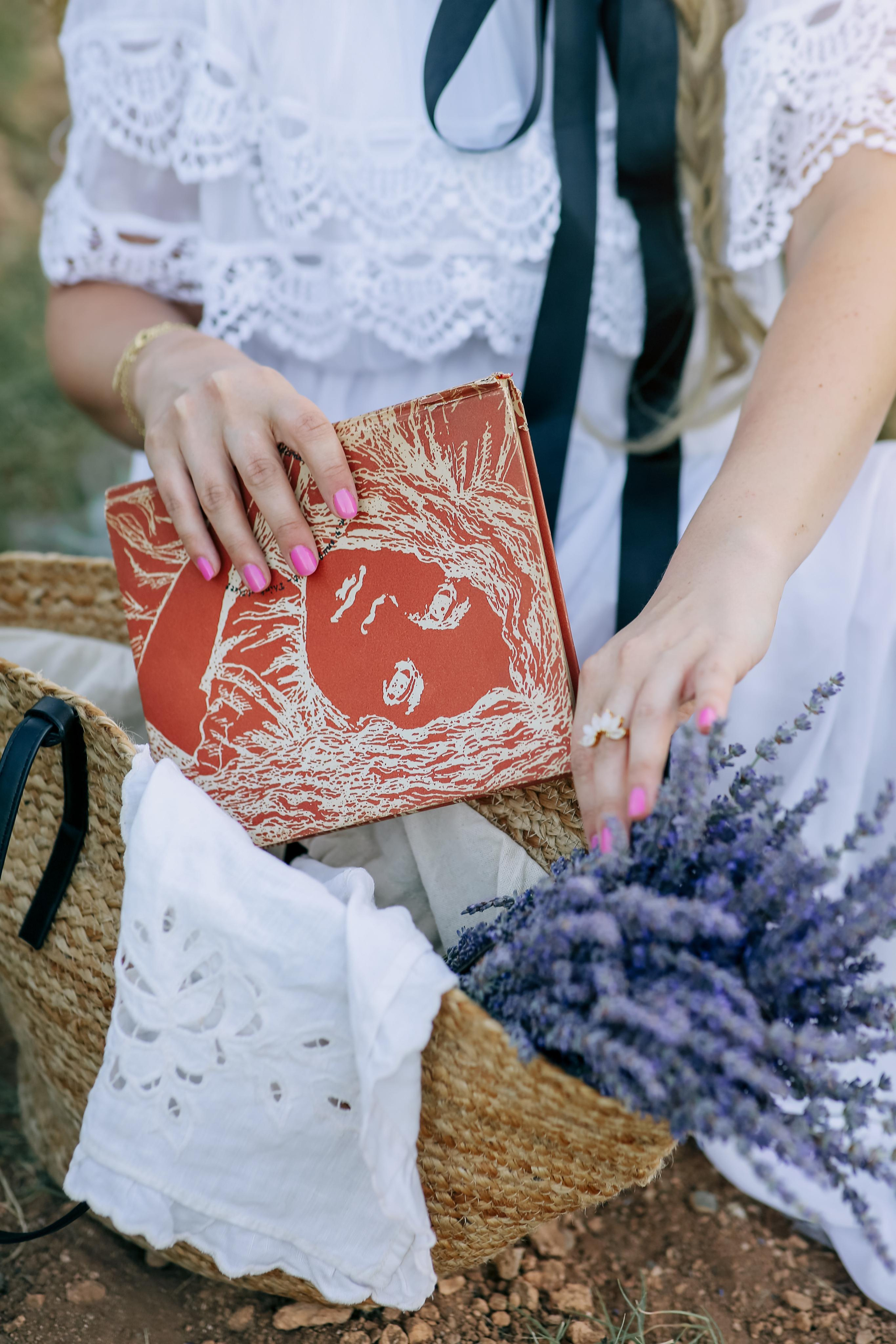 Photo session on the lavender field. Professional Photographer in Alanya, Side, Belek | Alsu Develi  Wedding, Family and portrait photo sessions