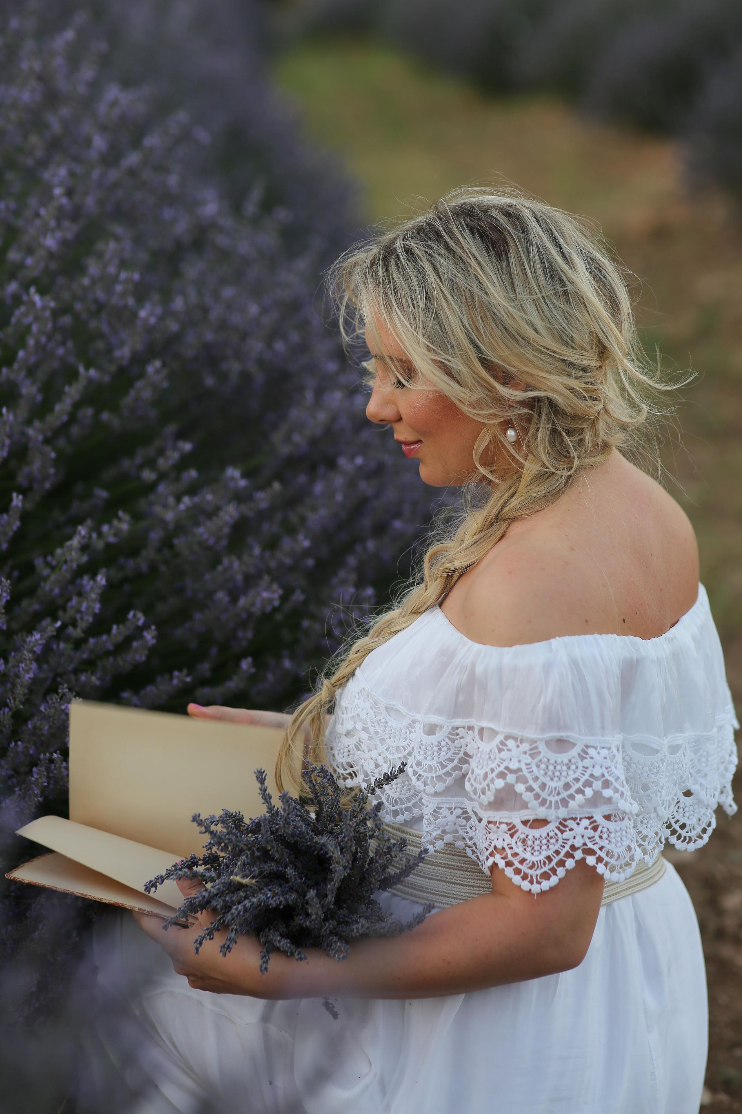 Photo session on the lavender field. Professional Photographer in Alanya, Side, Belek | Alsu Develi  Wedding, Family and portrait photo sessions