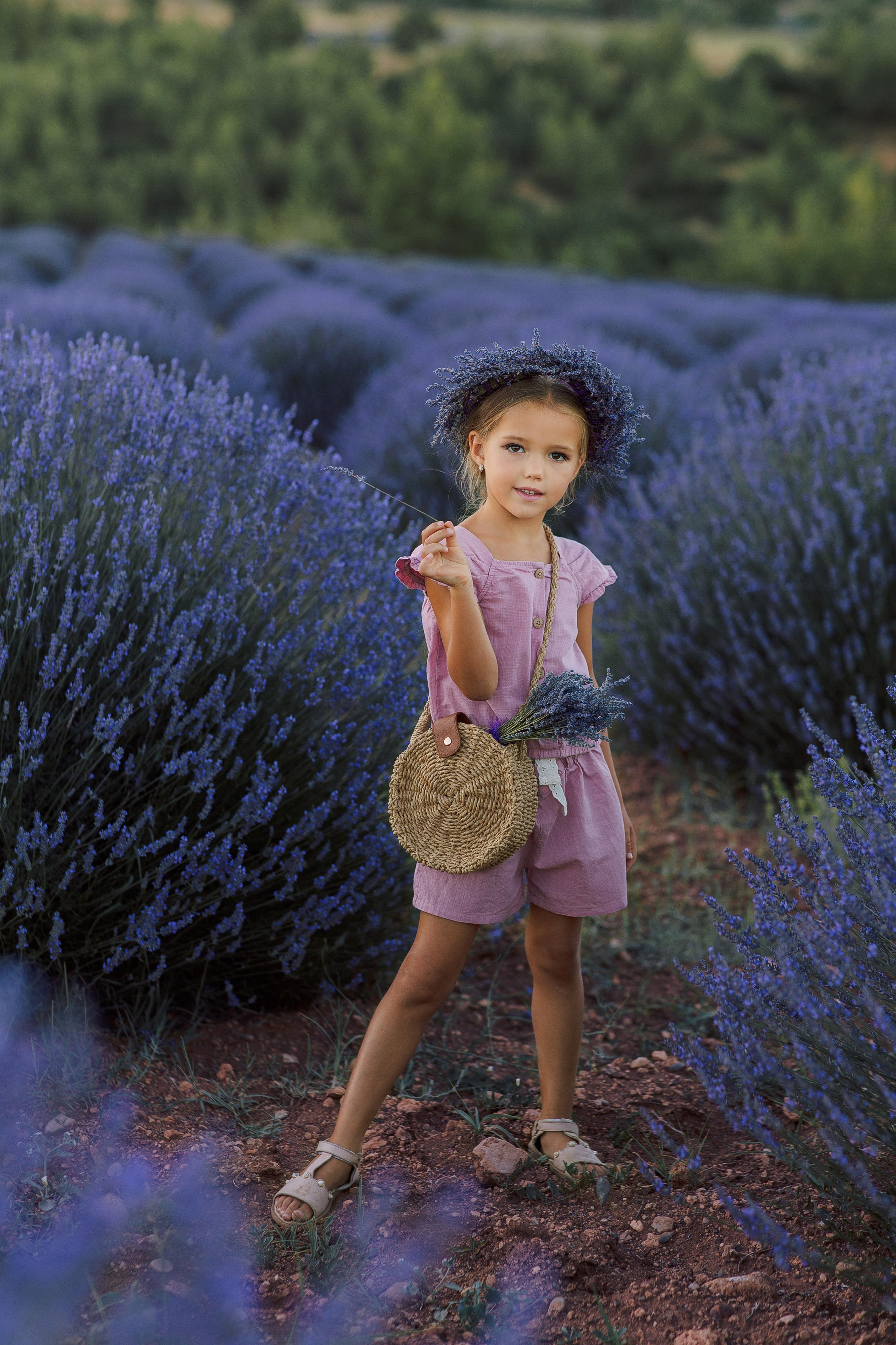 Family photo session in lavender fields. Professional Photographer in Alanya, Side, Belek, Antalya. Turkiye